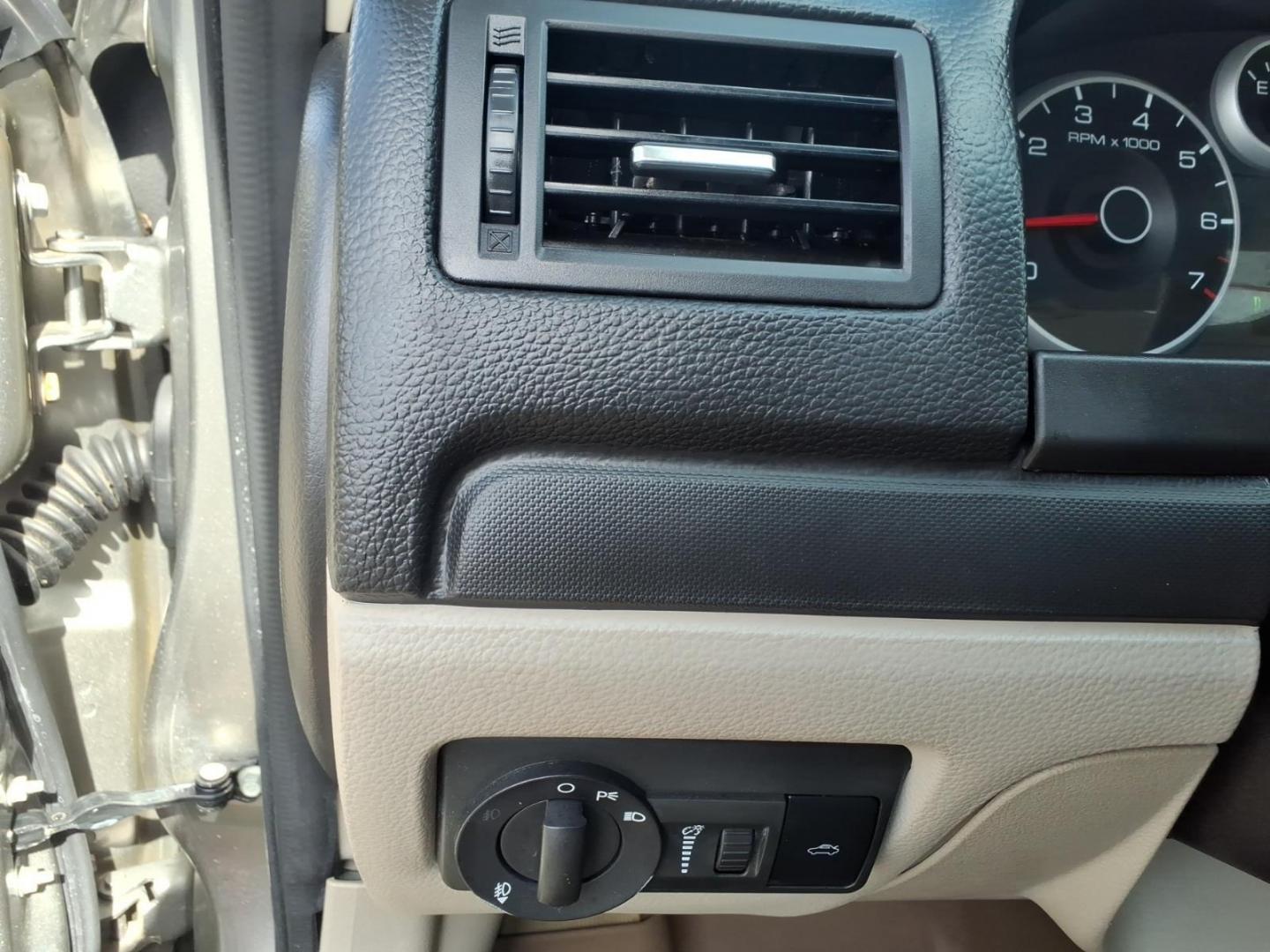 2009 Brown Ford Fusion (3FAHP07Z09R) with an 2.3L 4 Cylinder Sequential-Port F.I. engine, Automatic transmission, located at 50 Eastern Blvd., Essex, MD, 21221, (410) 686-3444, 39.304367, -76.484947 - Photo#16