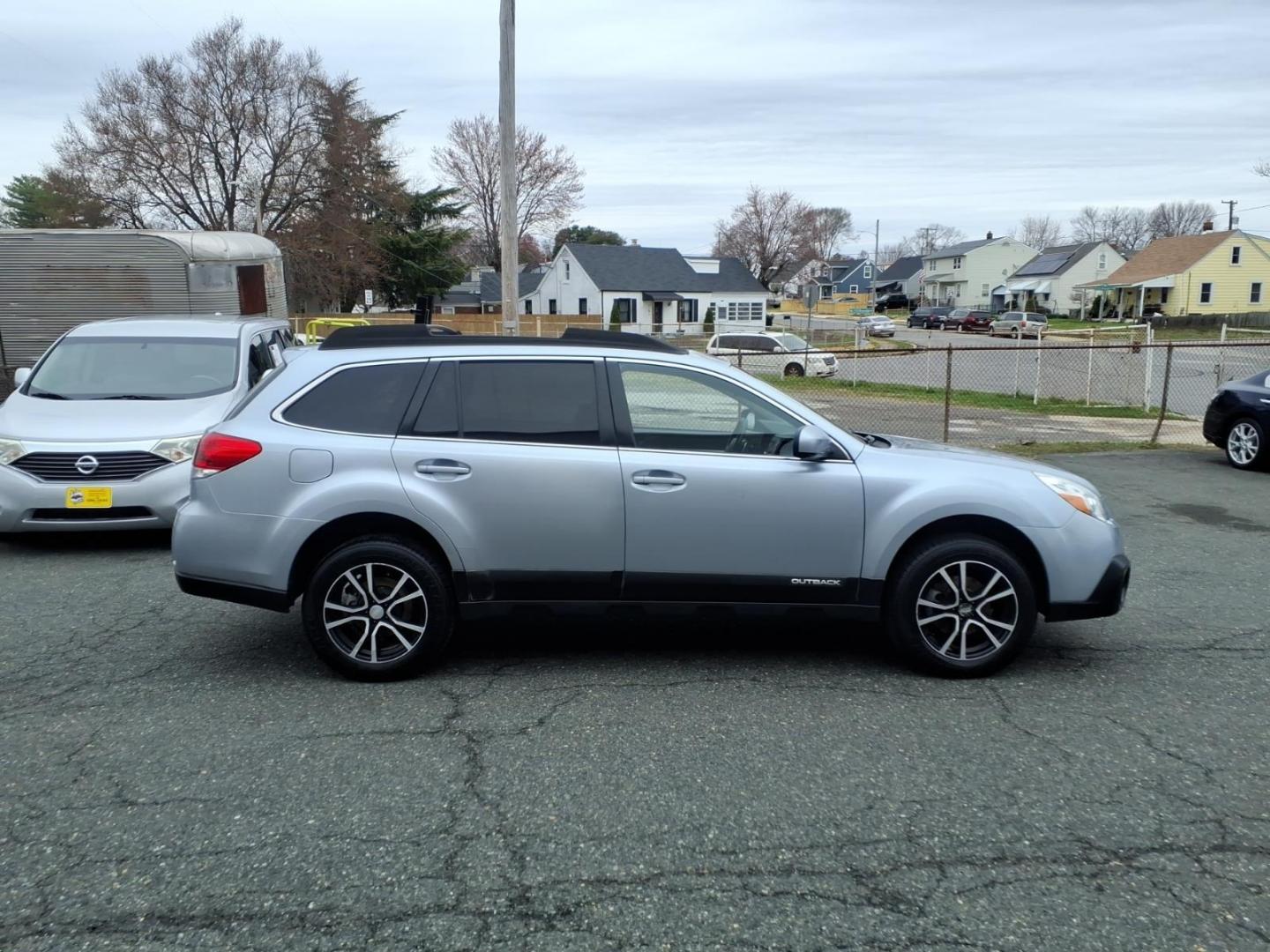 2013 Twilight Blue Metallic Tbm Subaru Outback 2.5i Premium (4S4BRBGCXD3) with an 2.5L 2.5L H4 173hp 174ft. lbs. Sequential-Port F.I. engine, CVT transmission, located at 50 Eastern Blvd., Essex, MD, 21221, (410) 686-3444, 39.304367, -76.484947 - Photo#5