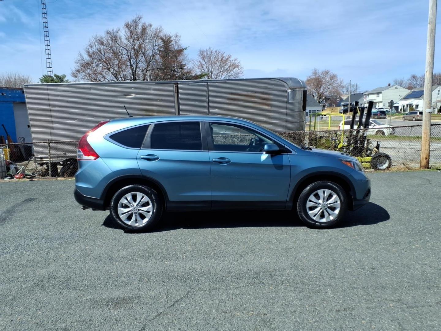 2013 Blue Honda CR-V EX (5J6RM4H53DL) with an 2.4L 2.4L I4 185hp 163ft. lbs. Sequential-Port F.I. engine, 5-Speed Automatic transmission, located at 50 Eastern Blvd., Essex, MD, 21221, (410) 686-3444, 39.304367, -76.484947 - Photo#5