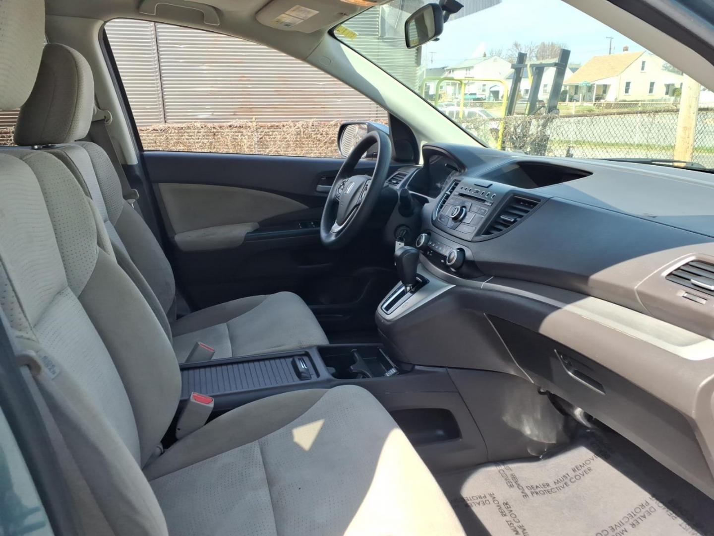 2013 Blue Honda CR-V EX (5J6RM4H53DL) with an 2.4L 2.4L I4 185hp 163ft. lbs. Sequential-Port F.I. engine, 5-Speed Automatic transmission, located at 50 Eastern Blvd., Essex, MD, 21221, (410) 686-3444, 39.304367, -76.484947 - Photo#15