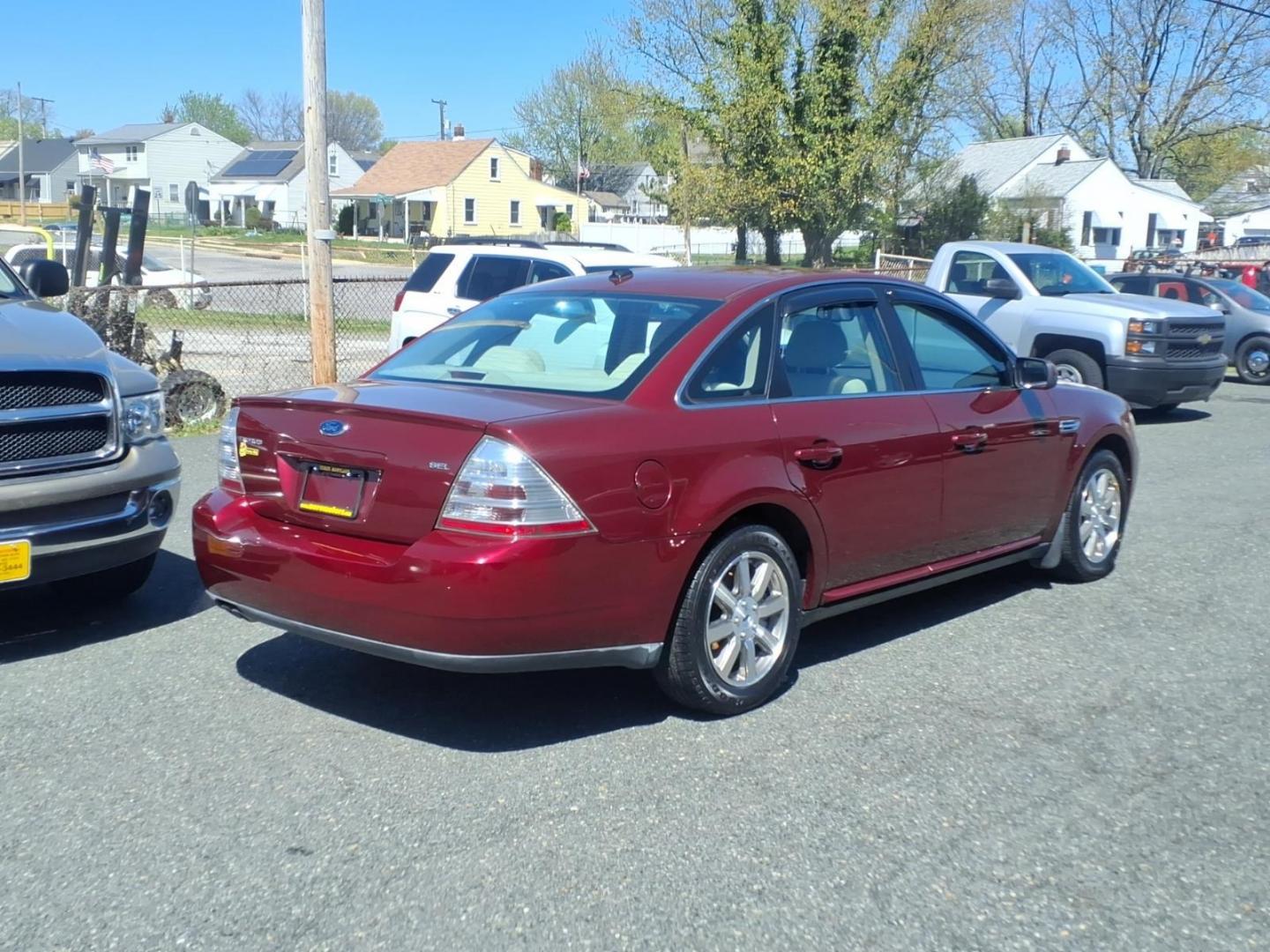 2008 Burgundy Ford Taurus SEL (1FAHP24W58G) with an 3.5L 3.5L V6 263hp 249ft. lbs. Sequential-Port F.I. engine, 6-Speed Automatic transmission, located at 50 Eastern Blvd., Essex, MD, 21221, (410) 686-3444, 39.304367, -76.484947 - Photo#4