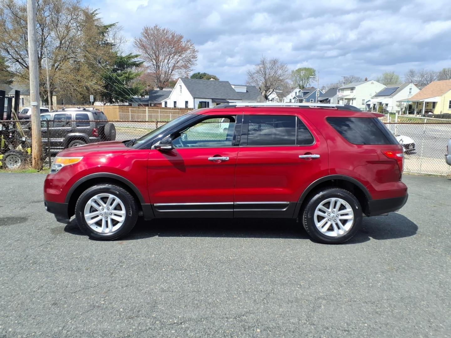 2014 Red Ford Explorer XLT (1FM5K8D88EG) with an 3.5L 3.5L V6 290hp 255ft. lbs. Sequential-Port F.I. engine, 6-Speed Shiftable Automatic transmission, located at 50 Eastern Blvd., Essex, MD, 21221, (410) 686-3444, 39.304367, -76.484947 - Photo#1