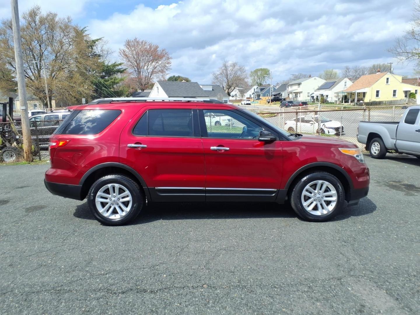 2014 Red Ford Explorer XLT (1FM5K8D88EG) with an 3.5L 3.5L V6 290hp 255ft. lbs. Sequential-Port F.I. engine, 6-Speed Shiftable Automatic transmission, located at 50 Eastern Blvd., Essex, MD, 21221, (410) 686-3444, 39.304367, -76.484947 - Photo#5