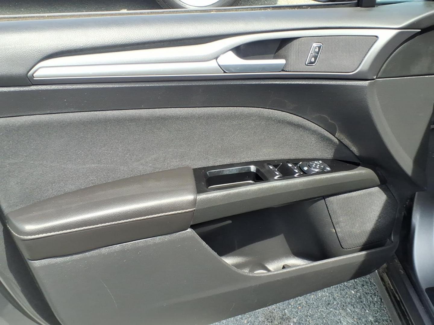 2013 Gray Ford Fusion Hybrid SE (3FA6P0LU0DR) with an 2.0L 4 Cylinder Sequential-Port F.I. engine, 4CYL transmission, located at 50 Eastern Blvd., Essex, MD, 21221, (410) 686-3444, 39.304367, -76.484947 - Photo#9