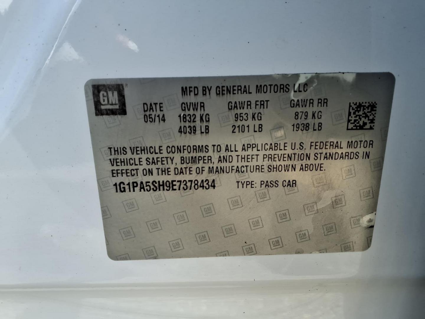 2014 White Chevrolet Cruze LS Auto (1G1PA5SH9E7) with an 1.8L 4 Cylinder Sequential-Port F.I. engine, 4CYL transmission, located at 50 Eastern Blvd., Essex, MD, 21221, (410) 686-3444, 39.304367, -76.484947 - Photo#18