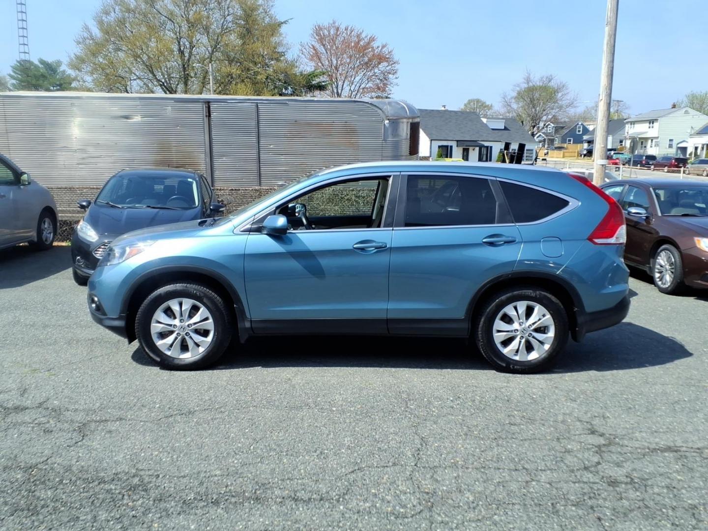 2013 Green Honda CR-V EX-L w/DVD (5J6RM4H75DL) with an 2.4L 2.4L I4 185hp 163ft. lbs. Sequential-Port F.I. engine, 5-Speed Automatic transmission, located at 50 Eastern Blvd., Essex, MD, 21221, (410) 686-3444, 39.304367, -76.484947 - Photo#1