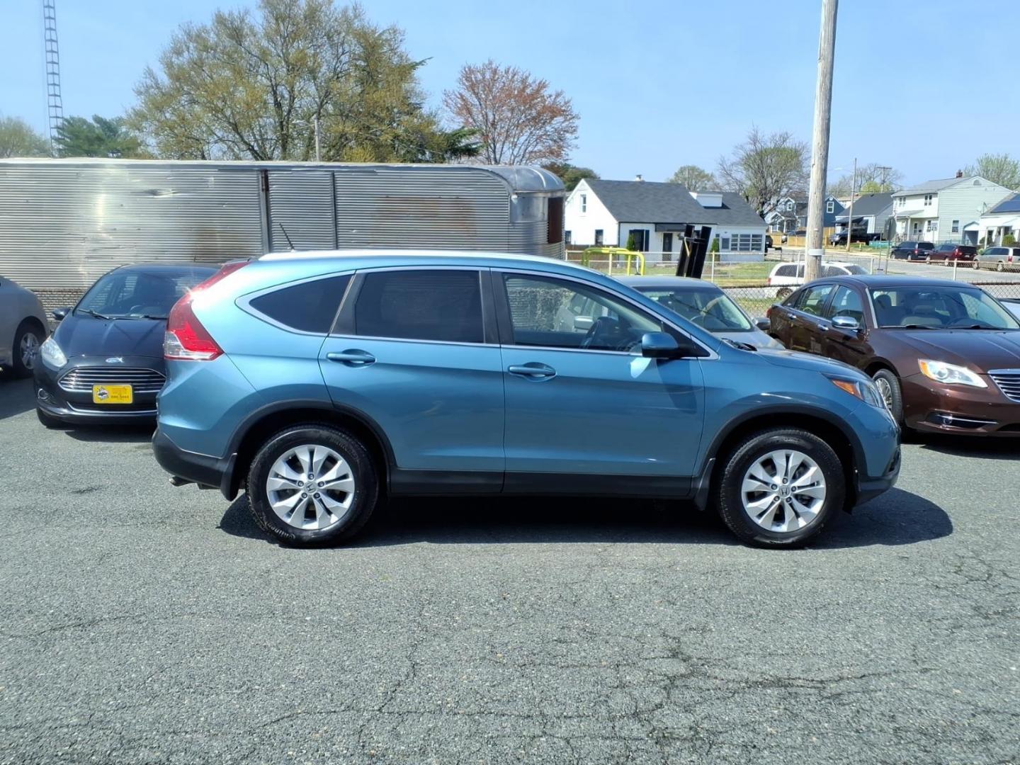 2013 Green Honda CR-V EX-L w/DVD (5J6RM4H75DL) with an 2.4L 2.4L I4 185hp 163ft. lbs. Sequential-Port F.I. engine, 5-Speed Automatic transmission, located at 50 Eastern Blvd., Essex, MD, 21221, (410) 686-3444, 39.304367, -76.484947 - Photo#4