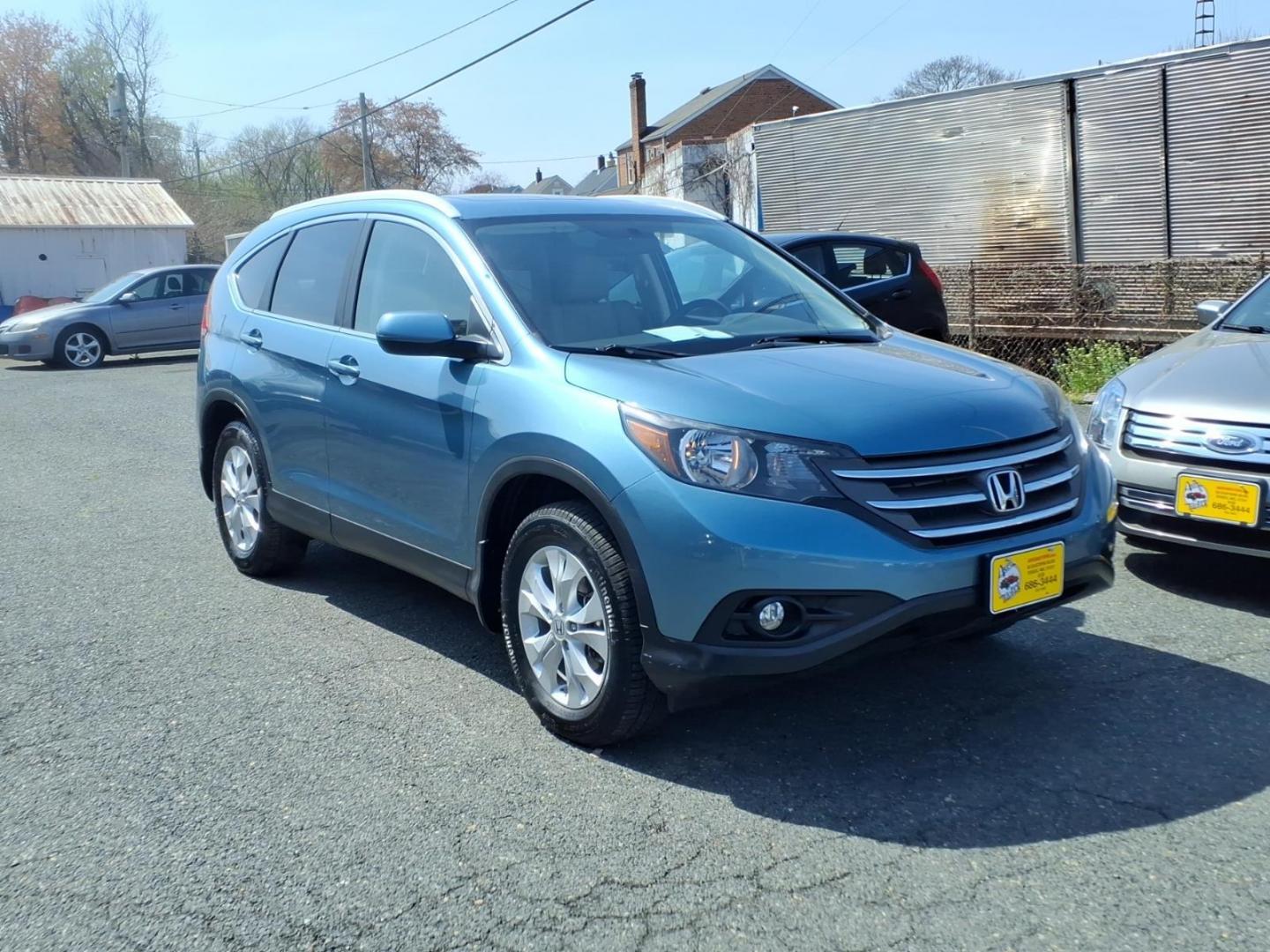 2013 Green Honda CR-V EX-L w/DVD (5J6RM4H75DL) with an 2.4L 2.4L I4 185hp 163ft. lbs. Sequential-Port F.I. engine, 5-Speed Automatic transmission, located at 50 Eastern Blvd., Essex, MD, 21221, (410) 686-3444, 39.304367, -76.484947 - Photo#5