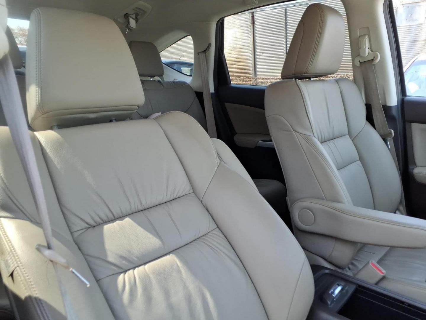 2013 Green Honda CR-V EX-L w/DVD (5J6RM4H75DL) with an 2.4L 2.4L I4 185hp 163ft. lbs. Sequential-Port F.I. engine, 5-Speed Automatic transmission, located at 50 Eastern Blvd., Essex, MD, 21221, (410) 686-3444, 39.304367, -76.484947 - Photo#15