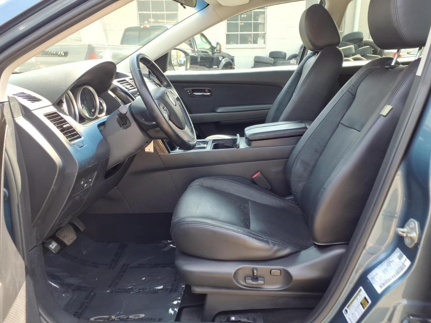 2015 Blue Mazda CX-9 Touring (JM3TB3CV1F0) with an 3.7L 6 Cylinder Fuel Injected engine, V6AT transmission, located at 50 Eastern Blvd., Essex, MD, 21221, (410) 686-3444, 39.304367, -76.484947 - Photo#7