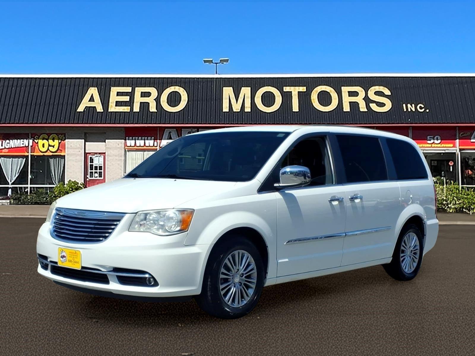 photo of 2013 Chrysler Town and Country Touring-L