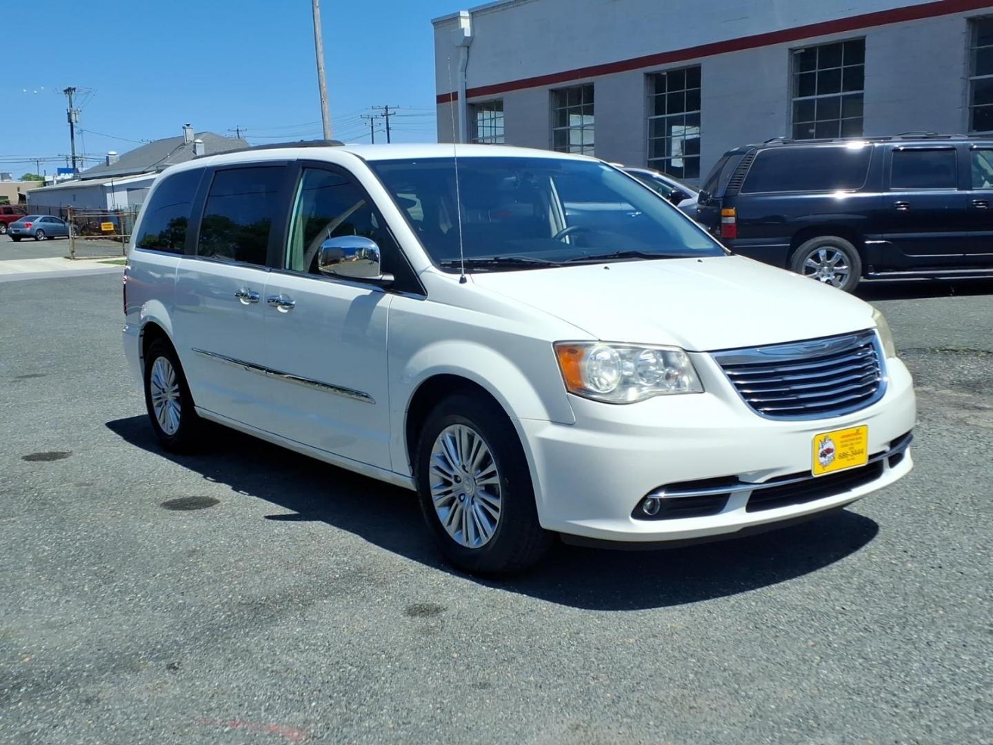 2013 White Chrysler Town and Country Touring-L (2C4RC1CG3DR) with an 3.6L 6 Cylinder Sequential-Port F.I. engine, AT V6 transmission, located at 50 Eastern Blvd., Essex, MD, 21221, (410) 686-3444, 39.304367, -76.484947 - Photo#5