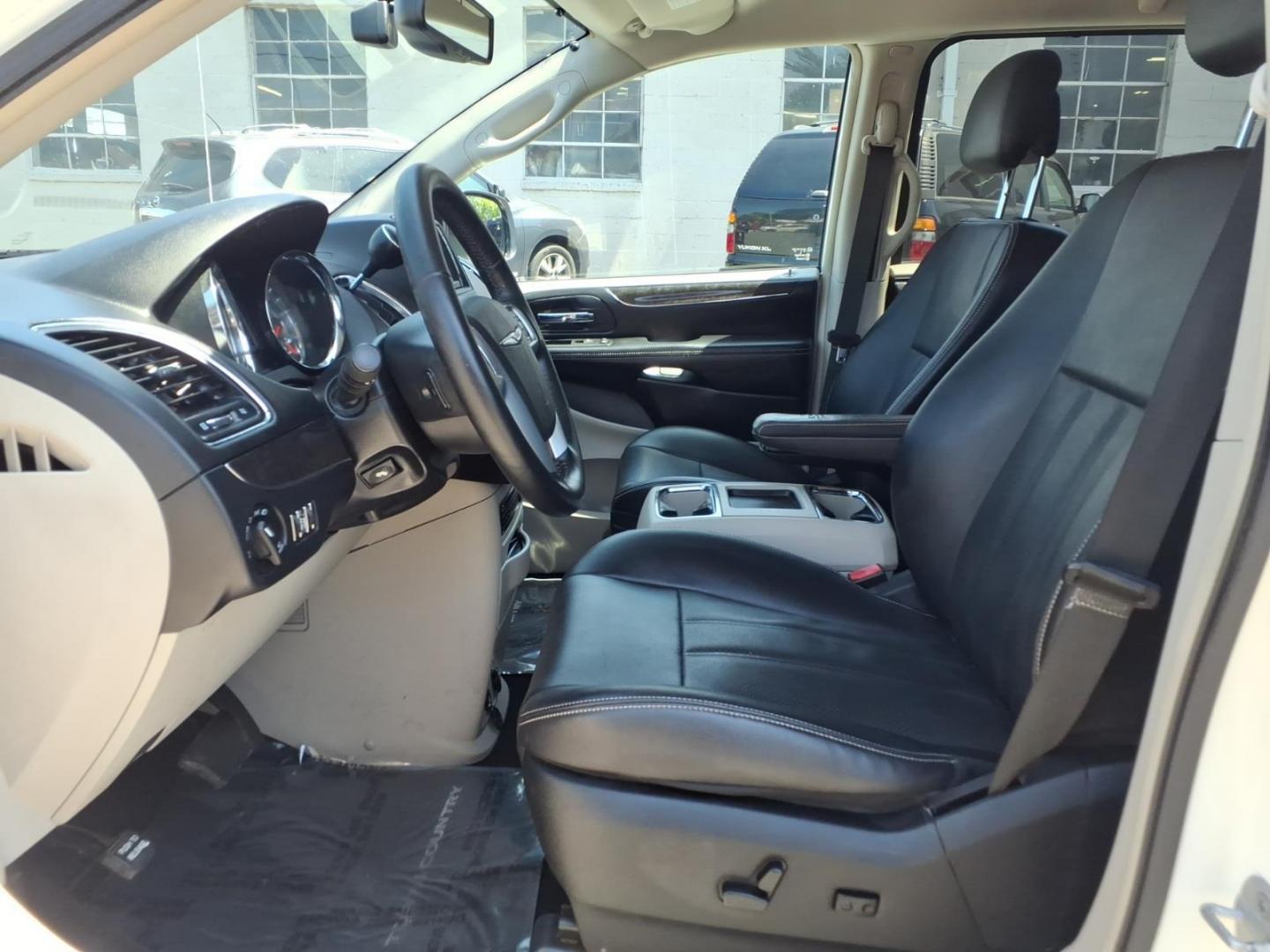 2013 White Chrysler Town and Country Touring-L (2C4RC1CG3DR) with an 3.6L 6 Cylinder Sequential-Port F.I. engine, AT V6 transmission, located at 50 Eastern Blvd., Essex, MD, 21221, (410) 686-3444, 39.304367, -76.484947 - Photo#6