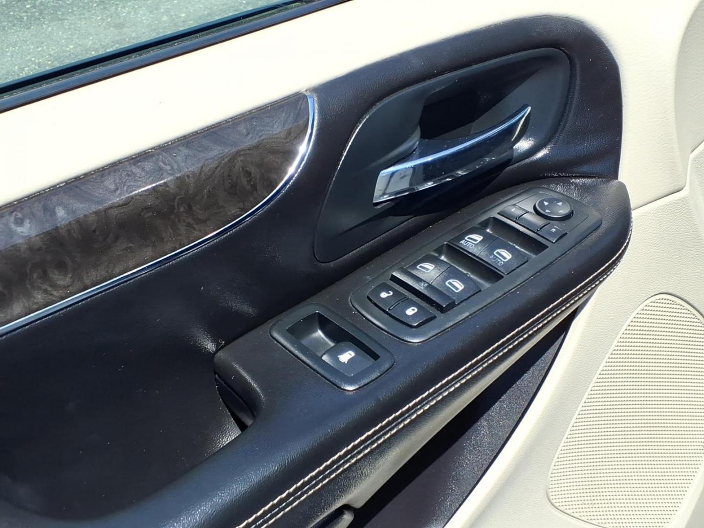 2013 White Chrysler Town and Country Touring-L (2C4RC1CG3DR) with an 3.6L 6 Cylinder Sequential-Port F.I. engine, AT V6 transmission, located at 50 Eastern Blvd., Essex, MD, 21221, (410) 686-3444, 39.304367, -76.484947 - Photo#10