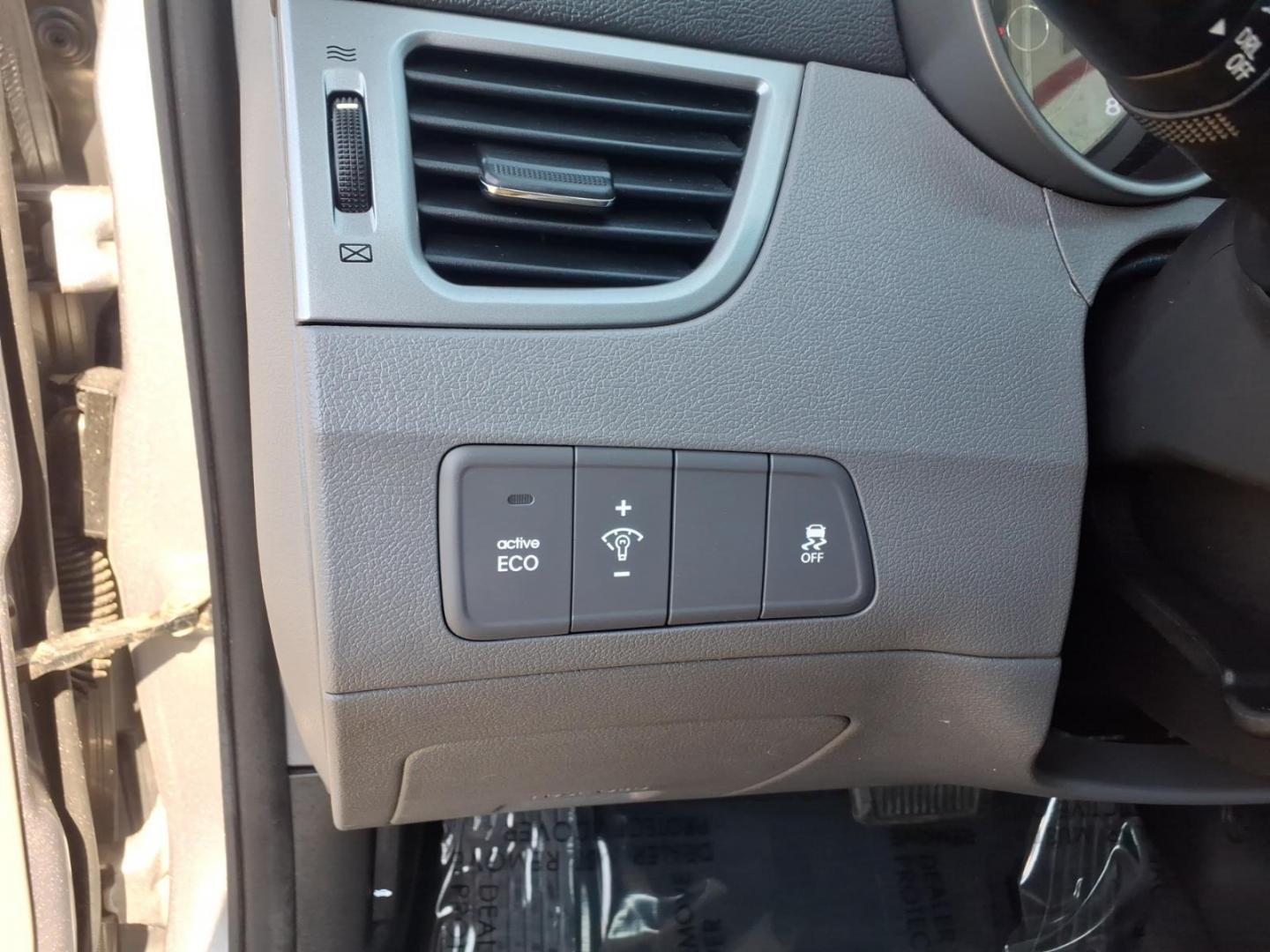 2013 Silver Hyundai ELANTRA GLS (KMHDH4AE5DU) with an 1.8L 4 Cylinder Sequential Fuel Injection engine, Automatic transmission, located at 50 Eastern Blvd., Essex, MD, 21221, (410) 686-3444, 39.304367, -76.484947 - Photo#19