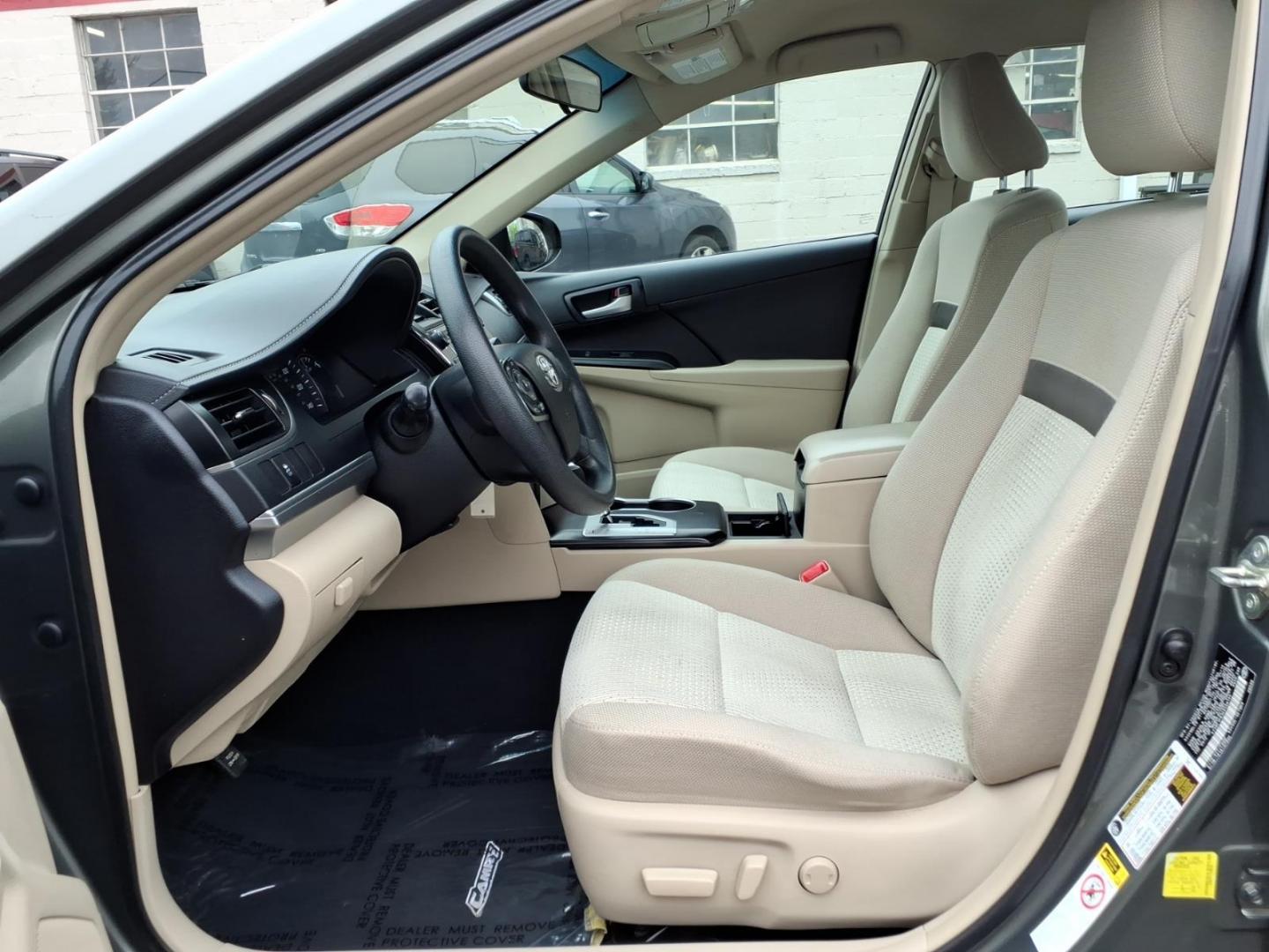 2014 Green Toyota Camry (4T4BF1FK3ER) with an 2.5L 4 Cylinder Sequential-Port F.I. engine, Automatic transmission, located at 50 Eastern Blvd., Essex, MD, 21221, (410) 686-3444, 39.304367, -76.484947 - Photo#6