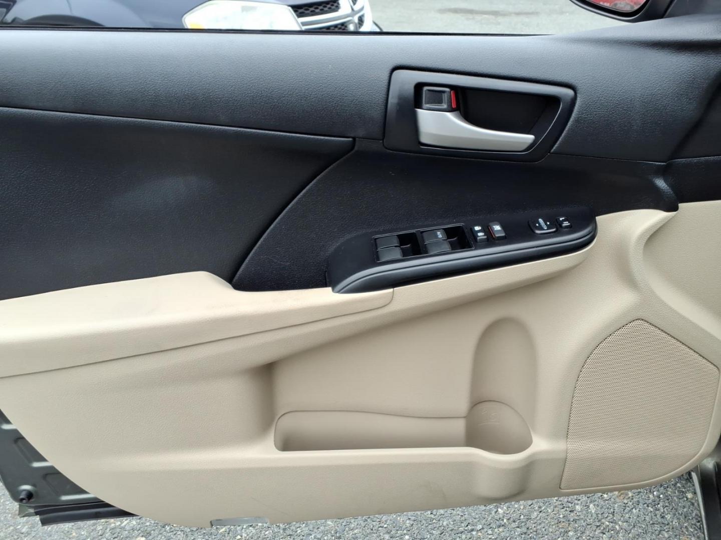 2014 Green Toyota Camry (4T4BF1FK3ER) with an 2.5L 4 Cylinder Sequential-Port F.I. engine, Automatic transmission, located at 50 Eastern Blvd., Essex, MD, 21221, (410) 686-3444, 39.304367, -76.484947 - Photo#8