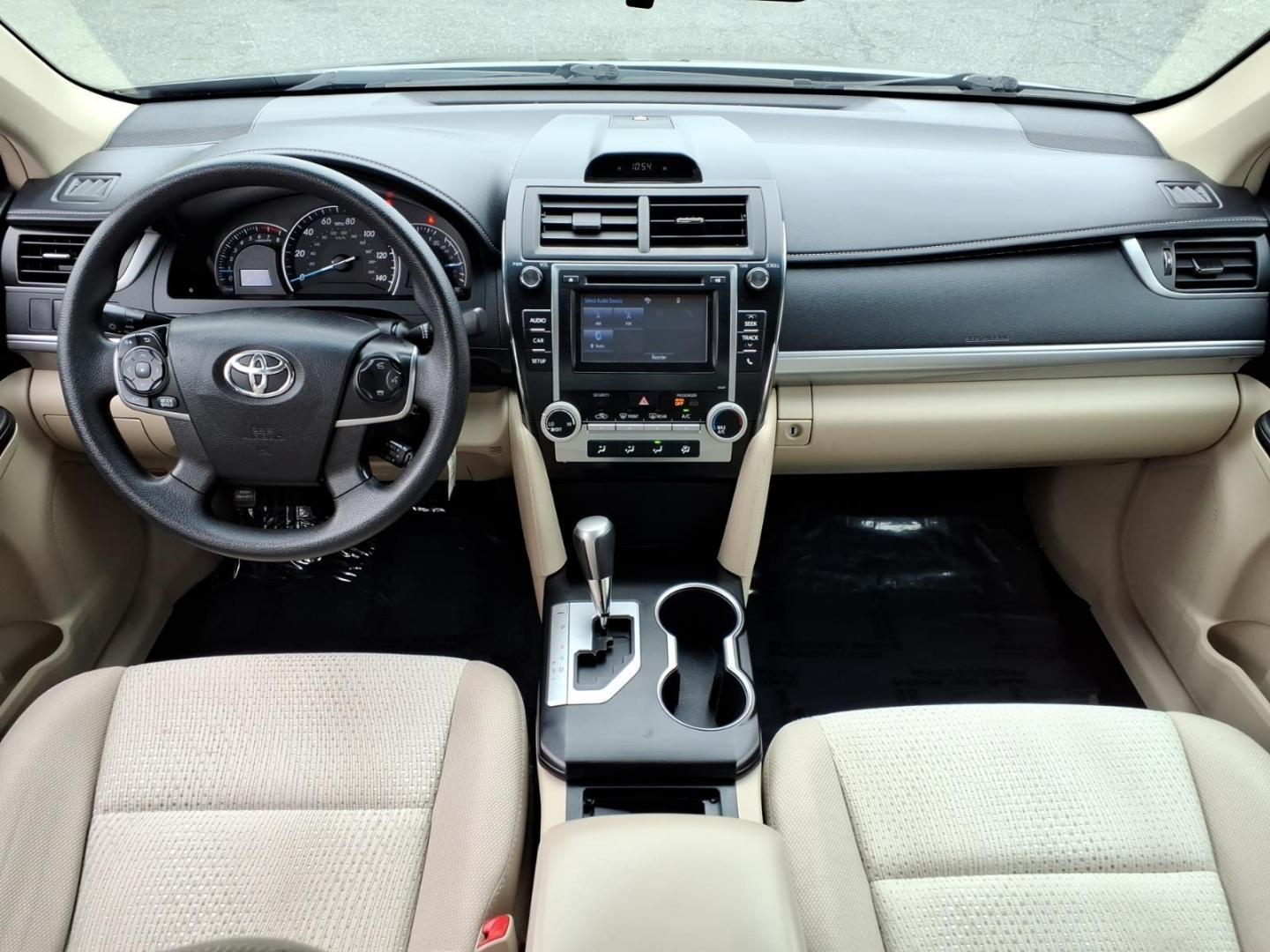 2014 Green Toyota Camry (4T4BF1FK3ER) with an 2.5L 4 Cylinder Sequential-Port F.I. engine, Automatic transmission, located at 50 Eastern Blvd., Essex, MD, 21221, (410) 686-3444, 39.304367, -76.484947 - Photo#10