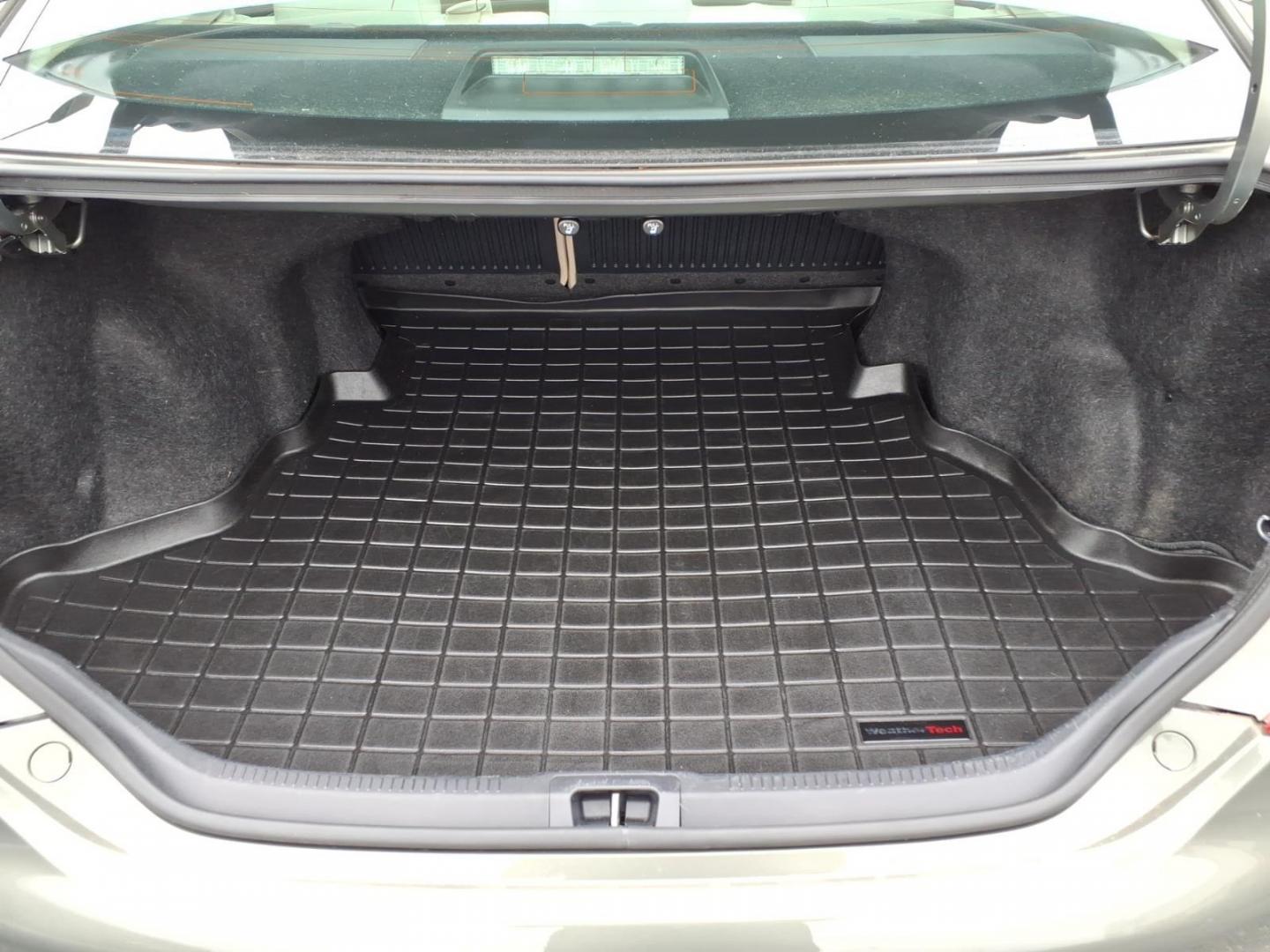 2014 Green Toyota Camry (4T4BF1FK3ER) with an 2.5L 4 Cylinder Sequential-Port F.I. engine, Automatic transmission, located at 50 Eastern Blvd., Essex, MD, 21221, (410) 686-3444, 39.304367, -76.484947 - Photo#12