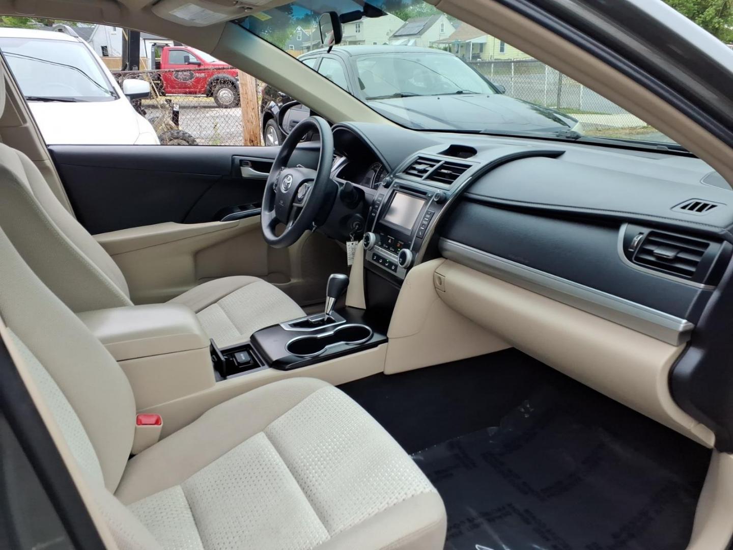 2014 Green Toyota Camry (4T4BF1FK3ER) with an 2.5L 4 Cylinder Sequential-Port F.I. engine, Automatic transmission, located at 50 Eastern Blvd., Essex, MD, 21221, (410) 686-3444, 39.304367, -76.484947 - Photo#13