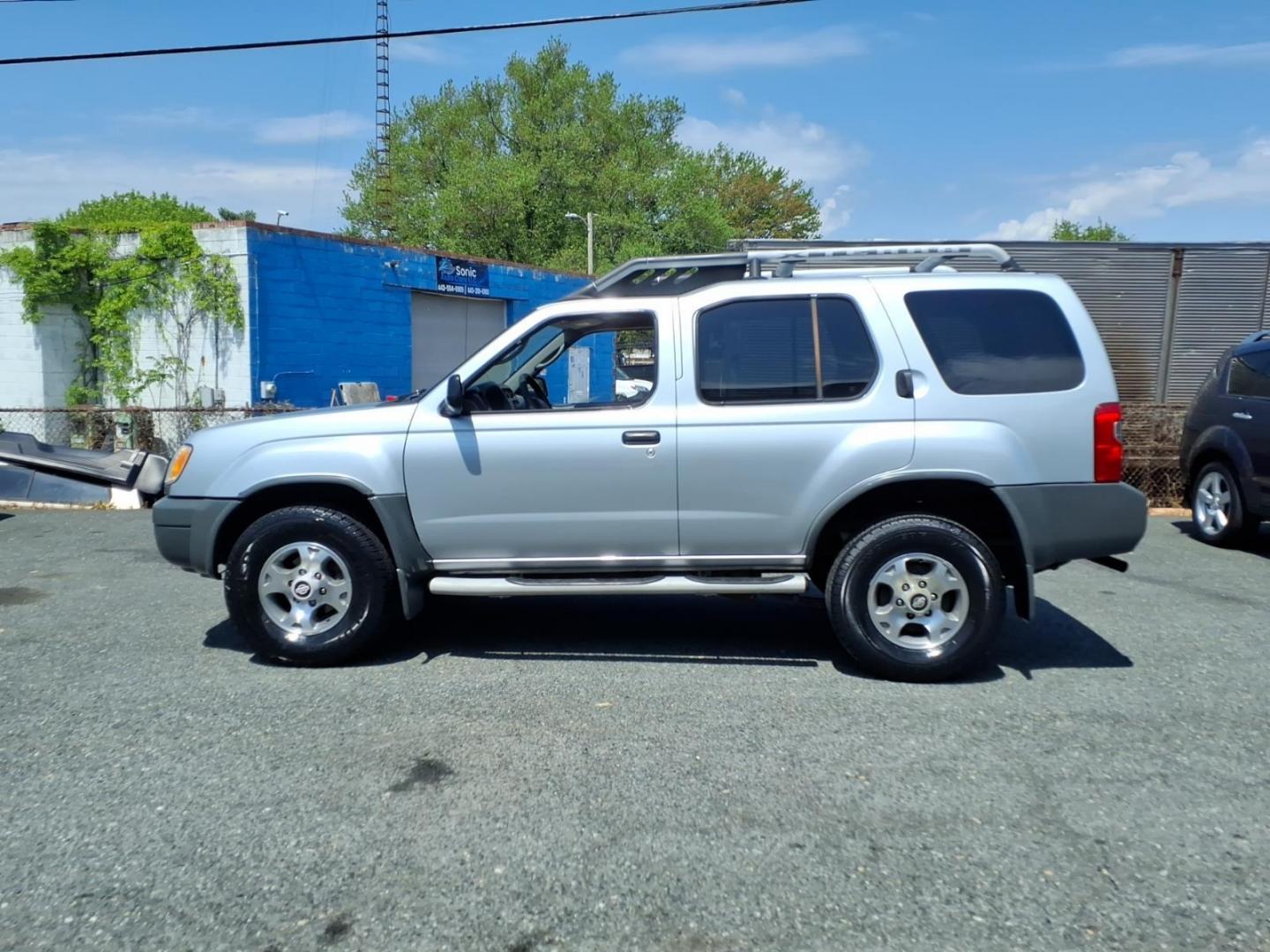 2001 Silver Nissan Xterra SE (5N1ED28T71C) with an 3.3L 6 Cylinder Fuel Injected engine, Automatic transmission, located at 50 Eastern Blvd., Essex, MD, 21221, (410) 686-3444, 39.304367, -76.484947 - Photo#1