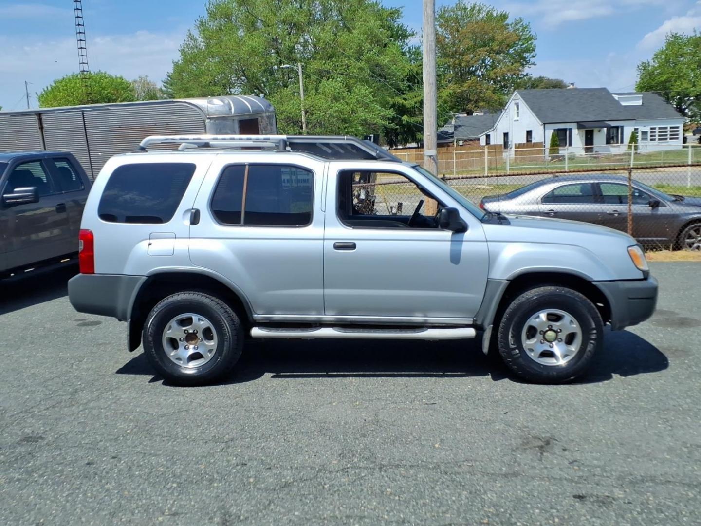 2001 Silver Nissan Xterra SE (5N1ED28T71C) with an 3.3L 6 Cylinder Fuel Injected engine, Automatic transmission, located at 50 Eastern Blvd., Essex, MD, 21221, (410) 686-3444, 39.304367, -76.484947 - Photo#6