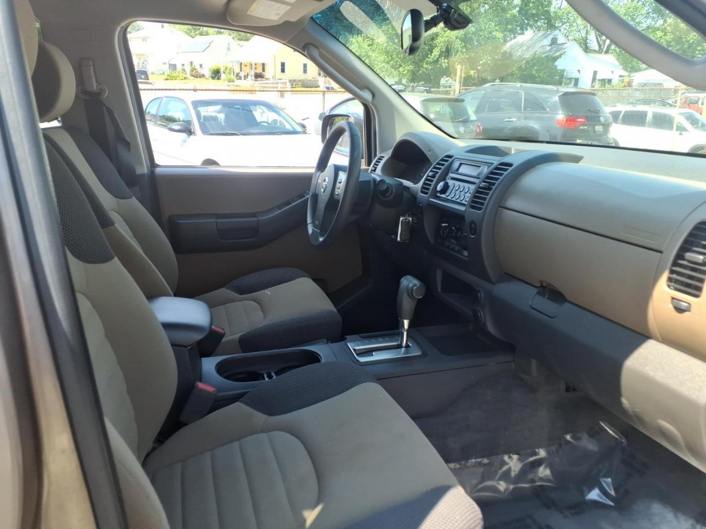 2005 Brown Nissan Xterra SE (5N1AN08U55C) with an 4.0L 4.0L NA V6 double overhead cam (DOHC) 24V Fuel Injected engine, 5-Speed Automatic transmission, located at 50 Eastern Blvd., Essex, MD, 21221, (410) 686-3444, 39.304367, -76.484947 - Photo#13