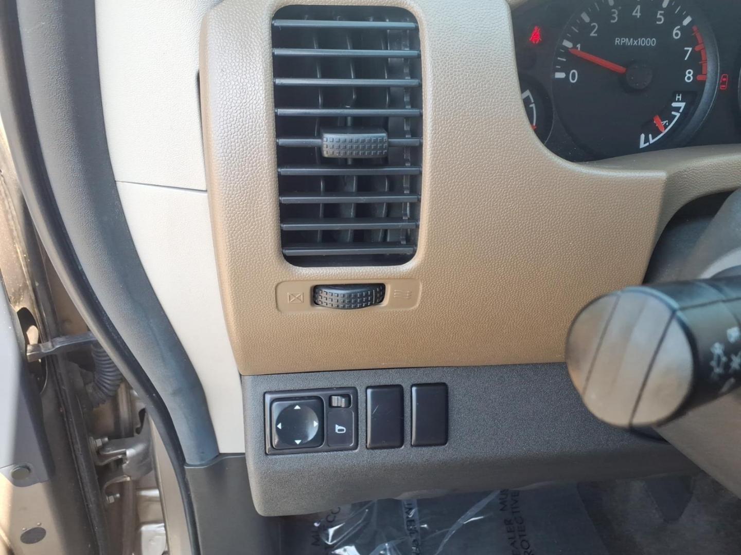 2005 Brown Nissan Xterra SE (5N1AN08U55C) with an 4.0L 4.0L NA V6 double overhead cam (DOHC) 24V Fuel Injected engine, 5-Speed Automatic transmission, located at 50 Eastern Blvd., Essex, MD, 21221, (410) 686-3444, 39.304367, -76.484947 - Photo#17