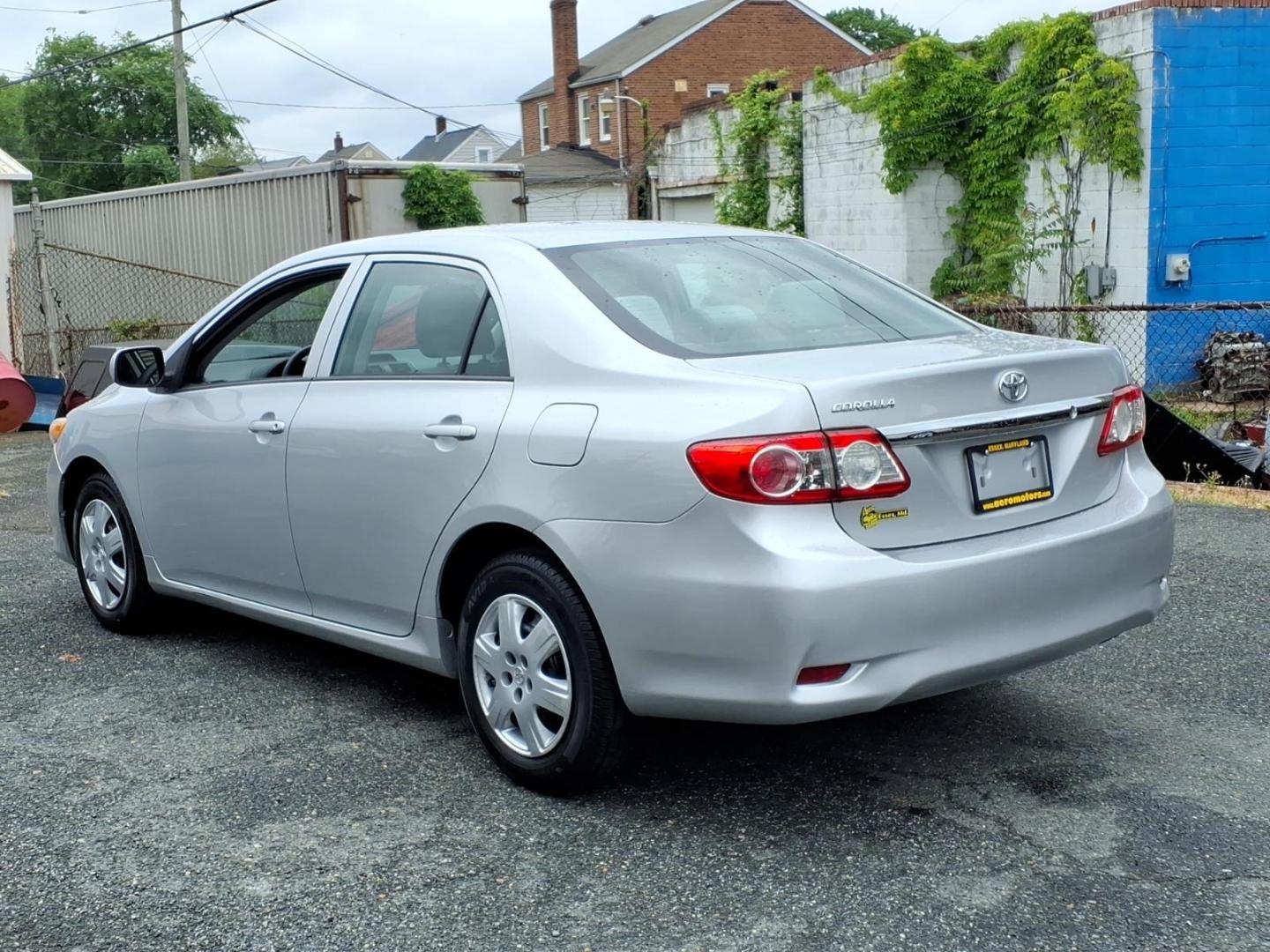 2013 Classic Silver Metallic Toyota Corolla S (2T1BU4EE0DC) with an 1.8L 1.8L I4 132hp 128ft. lbs. Sequential-Port F.I. engine, 4-Speed Automatic transmission, located at 50 Eastern Blvd., Essex, MD, 21221, (410) 686-3444, 39.304367, -76.484947 - Photo#2