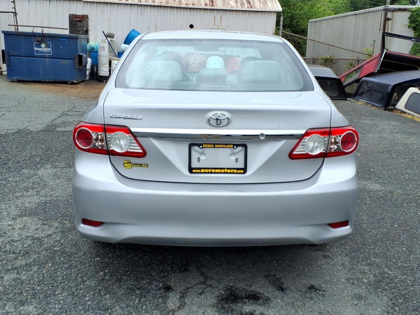 2013 Classic Silver Metallic Toyota Corolla S (2T1BU4EE0DC) with an 1.8L 1.8L I4 132hp 128ft. lbs. Sequential-Port F.I. engine, 4-Speed Automatic transmission, located at 50 Eastern Blvd., Essex, MD, 21221, (410) 686-3444, 39.304367, -76.484947 - Photo#3