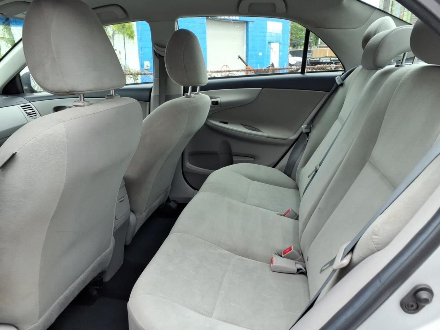 2013 Classic Silver Metallic Toyota Corolla S (2T1BU4EE0DC) with an 1.8L 1.8L I4 132hp 128ft. lbs. Sequential-Port F.I. engine, 4-Speed Automatic transmission, located at 50 Eastern Blvd., Essex, MD, 21221, (410) 686-3444, 39.304367, -76.484947 - Photo#8