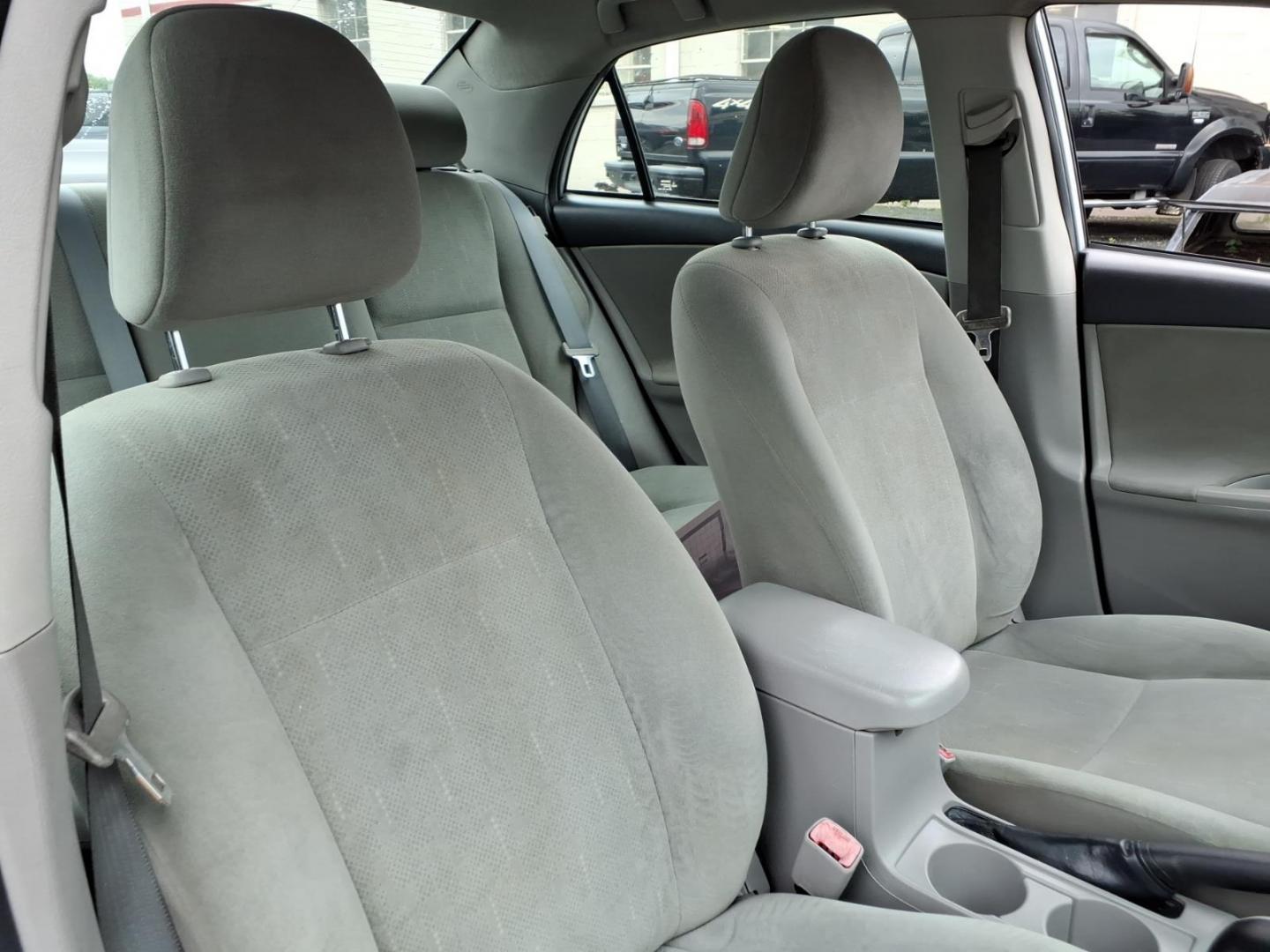2013 Classic Silver Metallic Toyota Corolla S (2T1BU4EE0DC) with an 1.8L 1.8L I4 132hp 128ft. lbs. Sequential-Port F.I. engine, 4-Speed Automatic transmission, located at 50 Eastern Blvd., Essex, MD, 21221, (410) 686-3444, 39.304367, -76.484947 - Photo#11