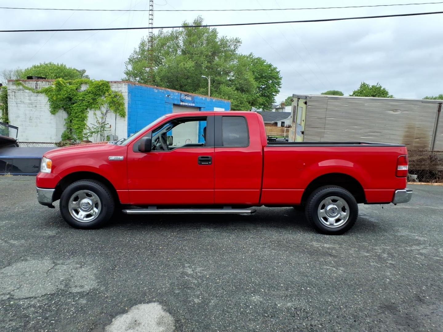 2005 Red Ford F-150 XLT (1FTPX12525N) with an 5.4L Triton 5.4L V8 300hp 365ft. lbs. Sequential-Port F.I. engine, 4-Speed Automatic transmission, located at 50 Eastern Blvd., Essex, MD, 21221, (410) 686-3444, 39.304367, -76.484947 - Photo#1