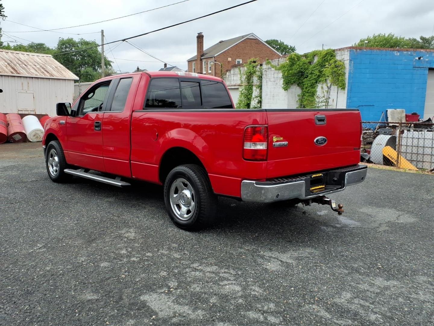 2005 Red Ford F-150 XLT (1FTPX12525N) with an 5.4L Triton 5.4L V8 300hp 365ft. lbs. Sequential-Port F.I. engine, 4-Speed Automatic transmission, located at 50 Eastern Blvd., Essex, MD, 21221, (410) 686-3444, 39.304367, -76.484947 - Photo#2