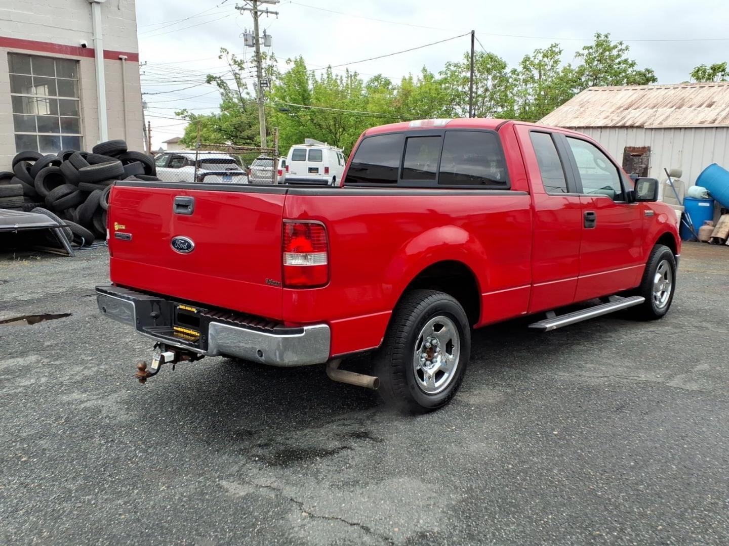 2005 Red Ford F-150 XLT (1FTPX12525N) with an 5.4L Triton 5.4L V8 300hp 365ft. lbs. Sequential-Port F.I. engine, 4-Speed Automatic transmission, located at 50 Eastern Blvd., Essex, MD, 21221, (410) 686-3444, 39.304367, -76.484947 - Photo#4