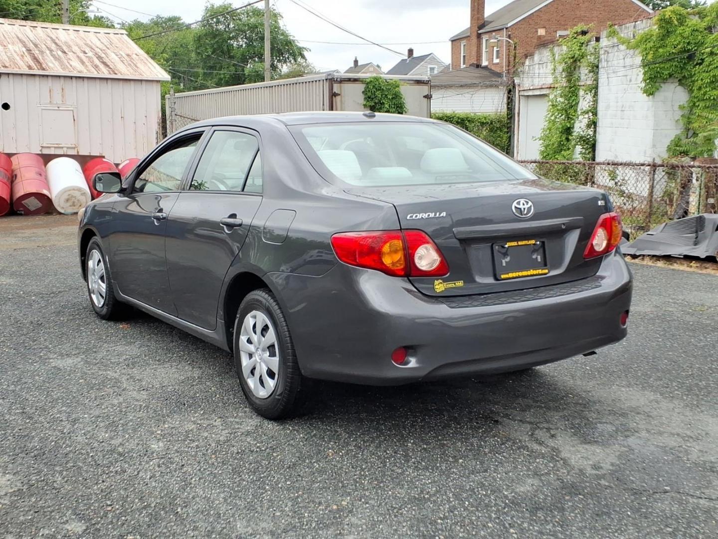 2009 Gray Toyota Corolla LE (2T1BU40E19C) with an 1.8L 1.8L I4 132hp 128ft. lbs. Sequential Fuel Injection engine, 4-Speed Automatic transmission, located at 50 Eastern Blvd., Essex, MD, 21221, (410) 686-3444, 39.304367, -76.484947 - Photo#2