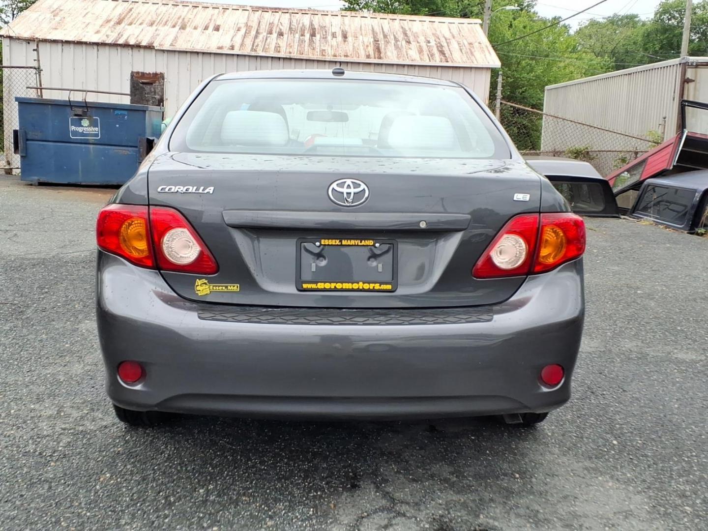 2009 Gray Toyota Corolla LE (2T1BU40E19C) with an 1.8L 1.8L I4 132hp 128ft. lbs. Sequential Fuel Injection engine, 4-Speed Automatic transmission, located at 50 Eastern Blvd., Essex, MD, 21221, (410) 686-3444, 39.304367, -76.484947 - Photo#3