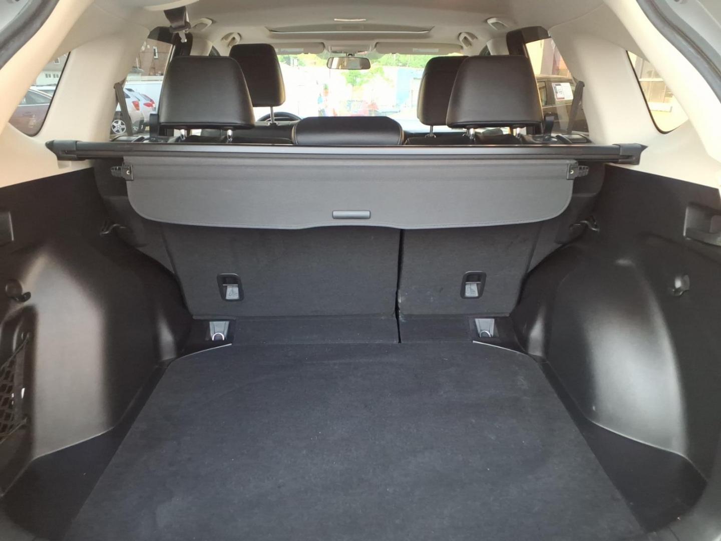 2012 Black Honda CR-V EX-L w/DVD (JHLRM3H79CC) with an 2.4L 2.4L I4 185hp 163ft. lbs. Sequential-Port F.I. engine, 5-Speed Automatic transmission, located at 50 Eastern Blvd., Essex, MD, 21221, (410) 686-3444, 39.304367, -76.484947 - Photo#13