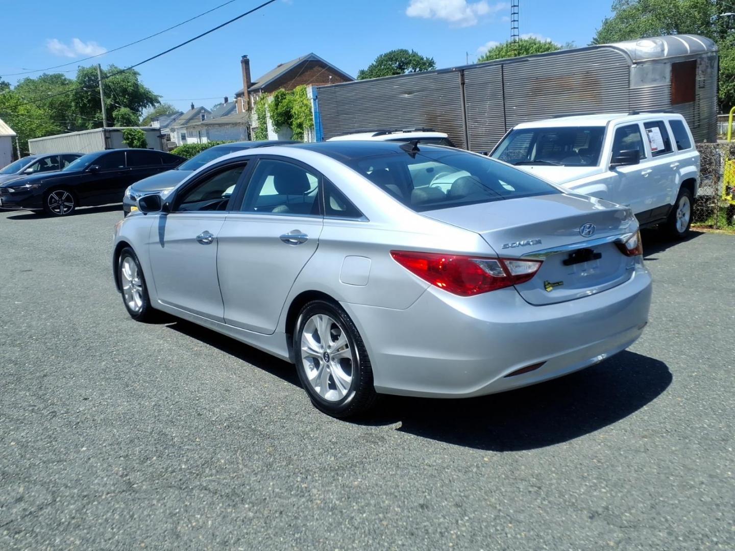 2012 Silver Hyundai SONATA Limited (5NPEC4ACXCH) with an 2.4L 4 Cylinder Fuel Injected engine, Automatic transmission, located at 50 Eastern Blvd., Essex, MD, 21221, (410) 686-3444, 39.304367, -76.484947 - Photo#2