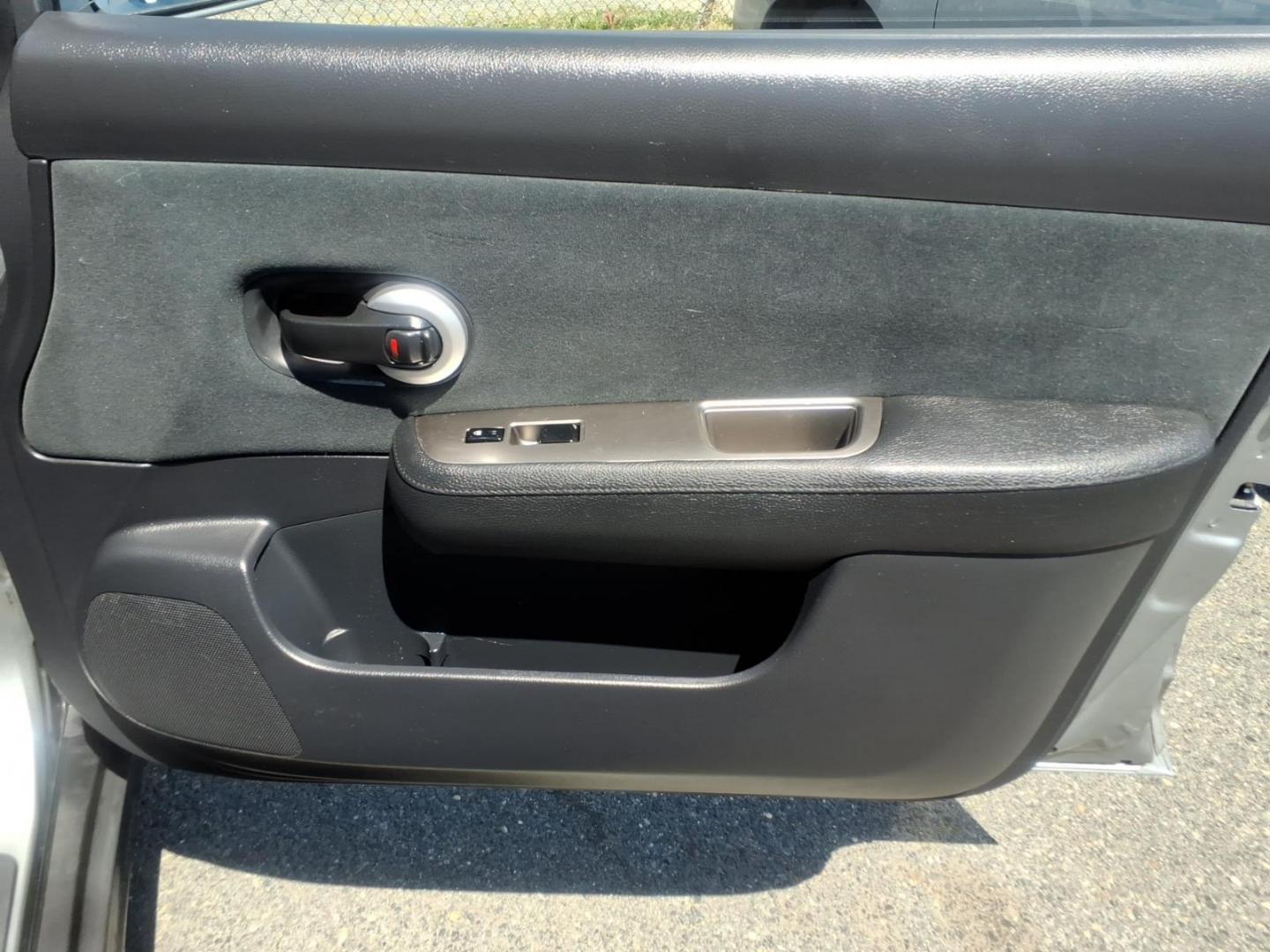 2010 Grey Nissan Versa 1.8 S (3N1BC1CP5AL) with an 1.8L 1.8L I4 122hp 127ft. lbs. Sequential-Port F.I. engine, 4-Speed Automatic transmission, located at 50 Eastern Blvd., Essex, MD, 21221, (410) 686-3444, 39.304367, -76.484947 - Photo#12