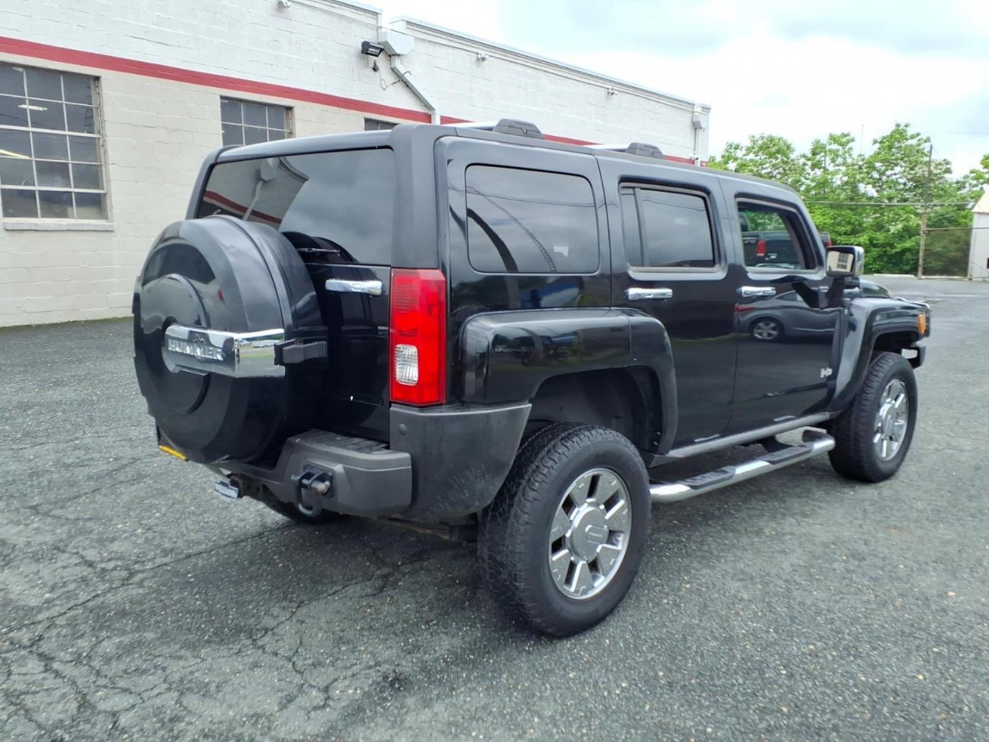 2007 Black HUMMER H3 Base (5GTDN13E378) with an 3.7L 3.7L I5 242hp 242ft. lbs. Sequential-Port F.I. engine, 4-Speed Automatic transmission, located at 50 Eastern Blvd., Essex, MD, 21221, (410) 686-3444, 39.304367, -76.484947 - Photo#3