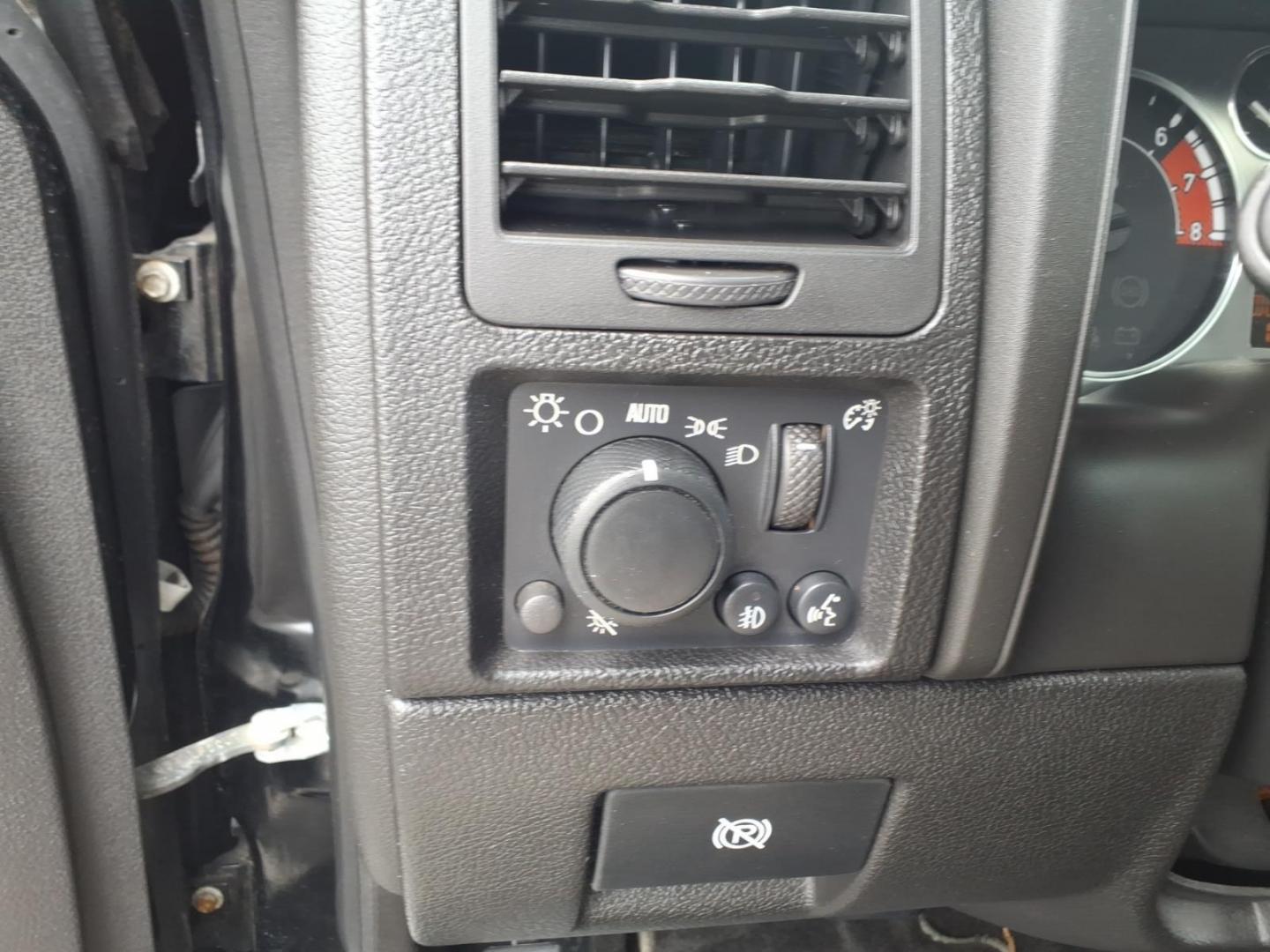 2007 Black HUMMER H3 Base (5GTDN13E378) with an 3.7L 3.7L I5 242hp 242ft. lbs. Sequential-Port F.I. engine, 4-Speed Automatic transmission, located at 50 Eastern Blvd., Essex, MD, 21221, (410) 686-3444, 39.304367, -76.484947 - Photo#18