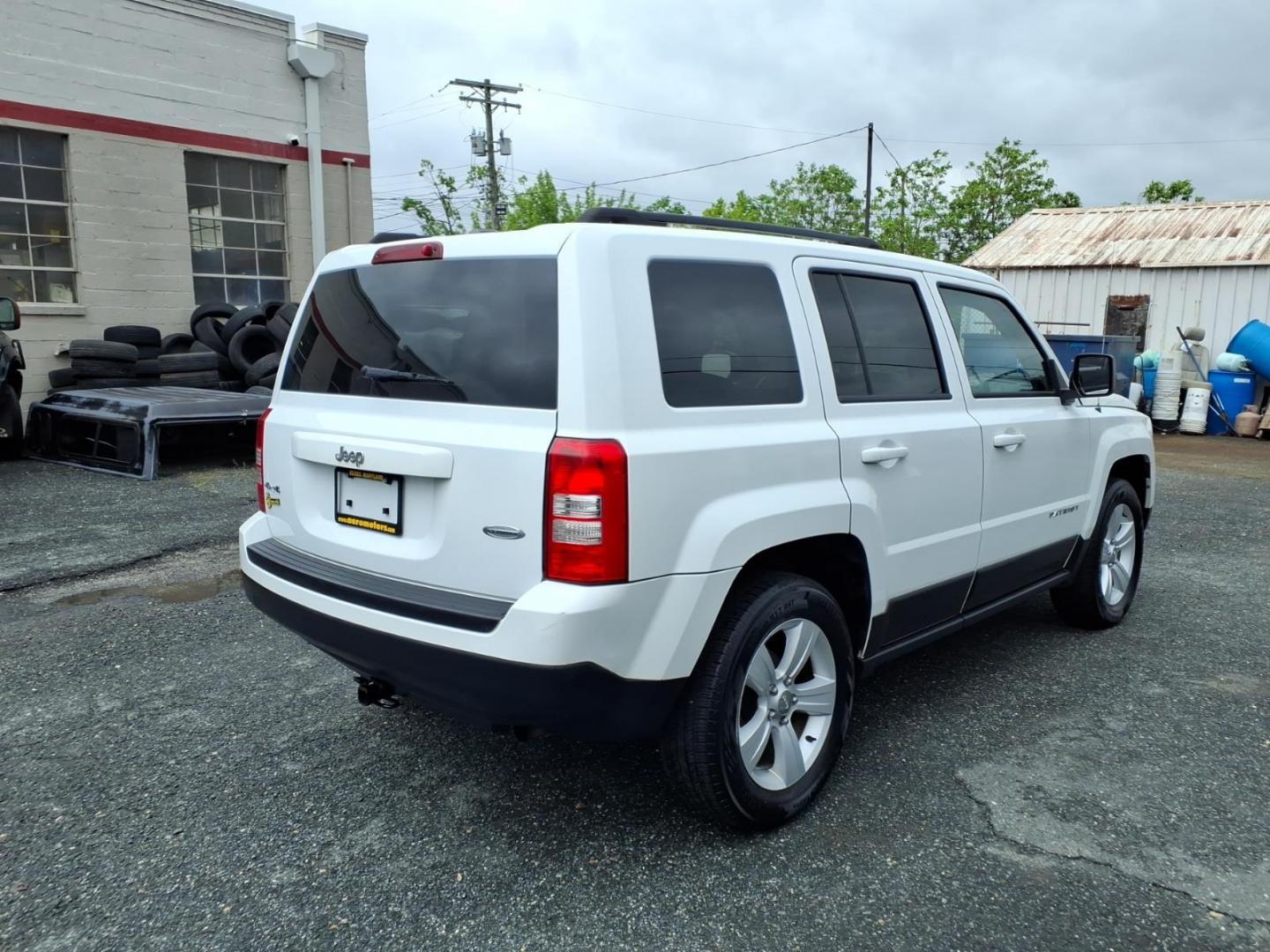 2016 White Jeep Patriot Latitude (1C4NJRFB0GD) with an 2.4L 4 Cylinder Sequential-Port F.I. engine, Automatic transmission, located at 50 Eastern Blvd., Essex, MD, 21221, (410) 686-3444, 39.304367, -76.484947 - Photo#4