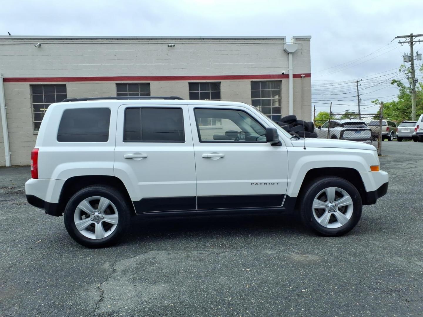 2016 White Jeep Patriot Latitude (1C4NJRFB0GD) with an 2.4L 4 Cylinder Sequential-Port F.I. engine, Automatic transmission, located at 50 Eastern Blvd., Essex, MD, 21221, (410) 686-3444, 39.304367, -76.484947 - Photo#5