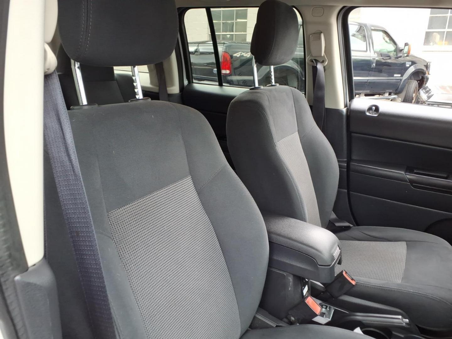 2016 White Jeep Patriot Latitude (1C4NJRFB0GD) with an 2.4L 4 Cylinder Sequential-Port F.I. engine, Automatic transmission, located at 50 Eastern Blvd., Essex, MD, 21221, (410) 686-3444, 39.304367, -76.484947 - Photo#14