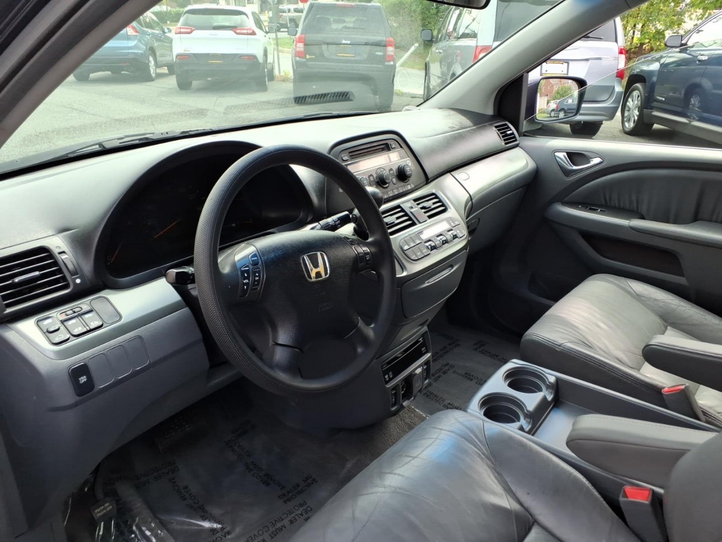 2005 Midnight Blue Pearl Honda Odyssey EX-L w/DVD (5FNRL38725B) with an 3.5L 3L NA V6 single overhead cam (SOHC) 24V Fuel Injected engine, 5-Speed Automatic transmission, located at 50 Eastern Blvd., Essex, MD, 21221, (410) 686-3444, 39.304367, -76.484947- Photo#8