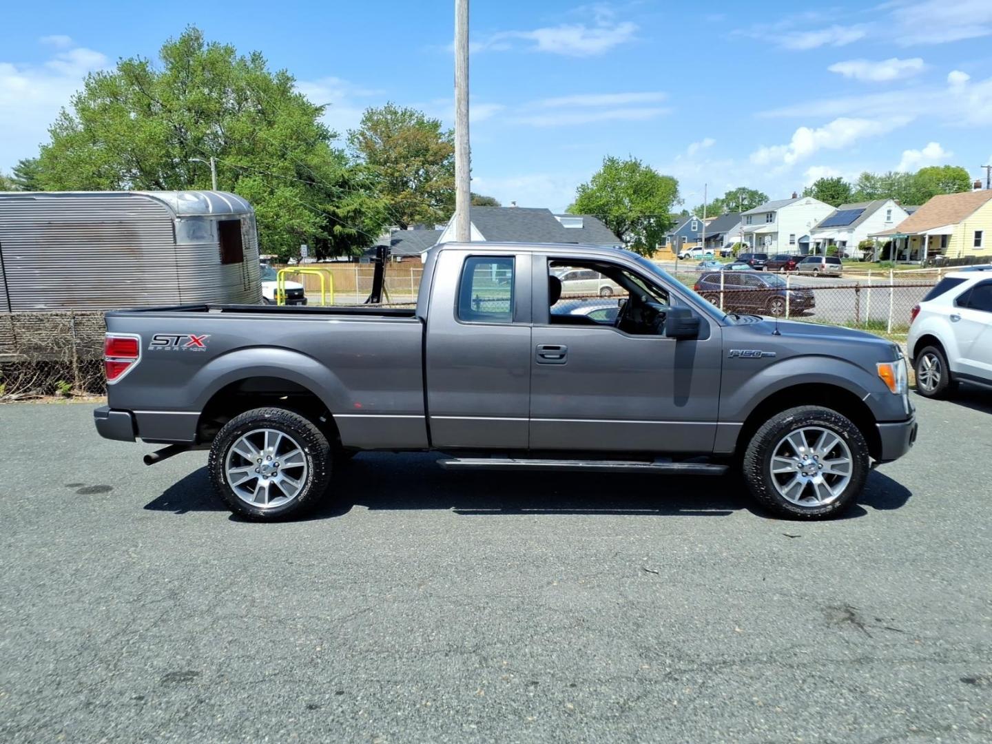 2014 Sterling Gray Metallic Ford F-150 STX (1FTFX1EF9EF) with an 5.0L 5.0L Flex Fuel V8 360hp 380ft. lbs. Sequential Multiport Fuel Injection engine, 6-Speed Automatic transmission, located at 50 Eastern Blvd., Essex, MD, 21221, (410) 686-3444, 39.304367, -76.484947 - Photo#5
