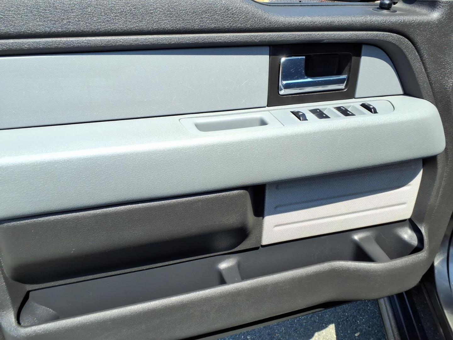 2014 Sterling Gray Metallic Ford F-150 STX (1FTFX1EF9EF) with an 5.0L 5.0L Flex Fuel V8 360hp 380ft. lbs. Sequential Multiport Fuel Injection engine, 6-Speed Automatic transmission, located at 50 Eastern Blvd., Essex, MD, 21221, (410) 686-3444, 39.304367, -76.484947 - Photo#9