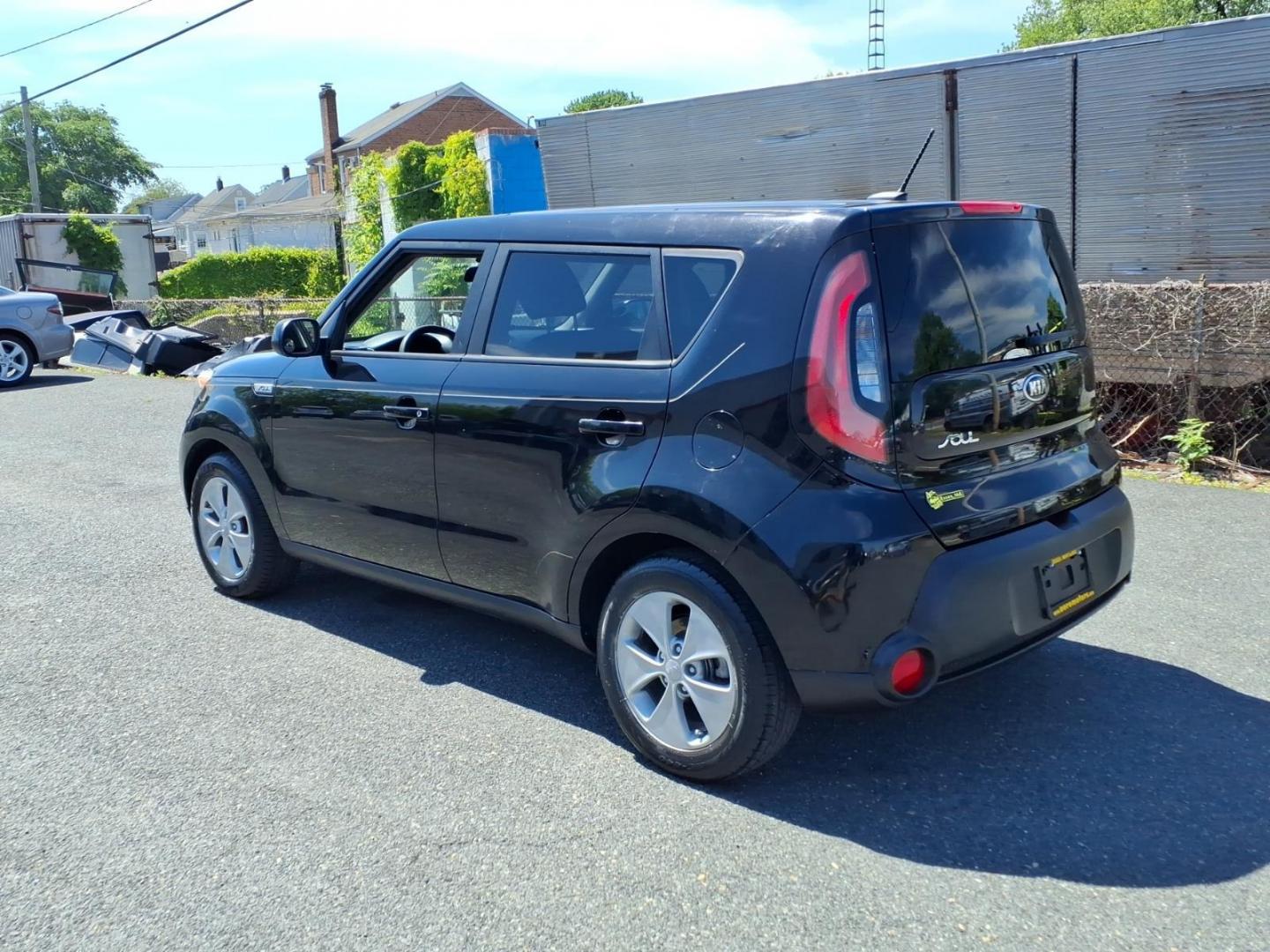 2015 Black Kia Soul Base (KNDJN2A29F7) with an 1.6L 1.6L I4 130hp 118ft. lbs. Fuel Injected engine, 6-Speed Shiftable Automatic transmission, located at 50 Eastern Blvd., Essex, MD, 21221, (410) 686-3444, 39.304367, -76.484947 - Photo#2
