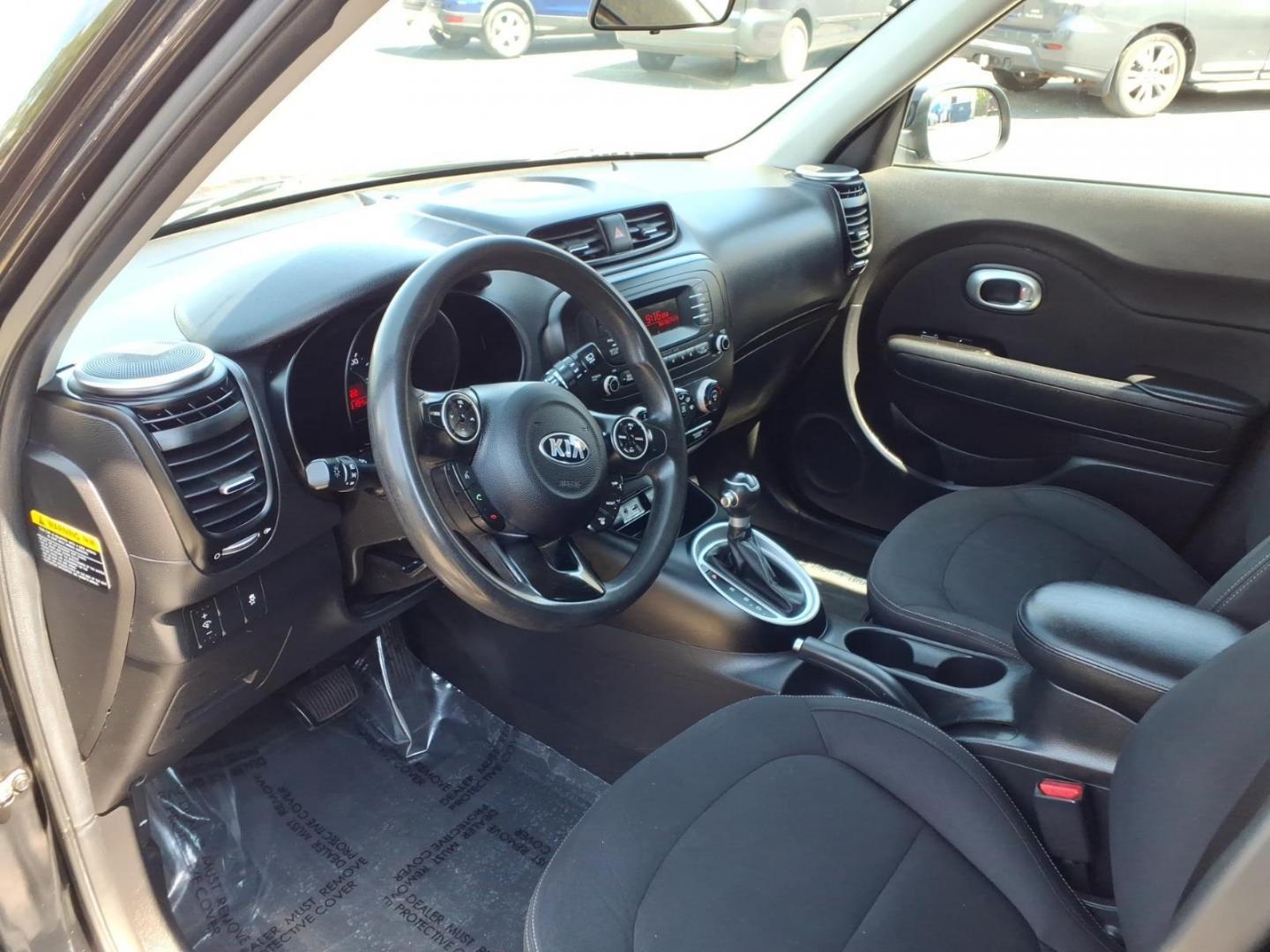 2015 Black Kia Soul Base (KNDJN2A29F7) with an 1.6L 1.6L I4 130hp 118ft. lbs. Fuel Injected engine, 6-Speed Shiftable Automatic transmission, located at 50 Eastern Blvd., Essex, MD, 21221, (410) 686-3444, 39.304367, -76.484947 - Photo#7